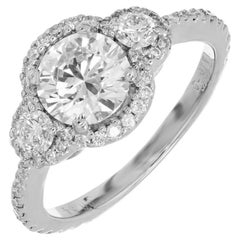 Bague de fiançailles en or à trois pierres avec halo de diamants de 1,26 carat certifié EGL