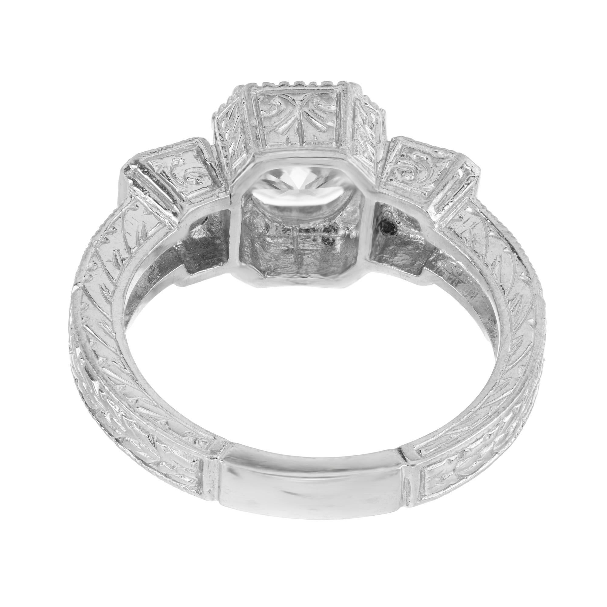 Anello di fidanzamento in platino a tre pietre con diamante bianco certificato EGL da 1,27 carati in vendita 1