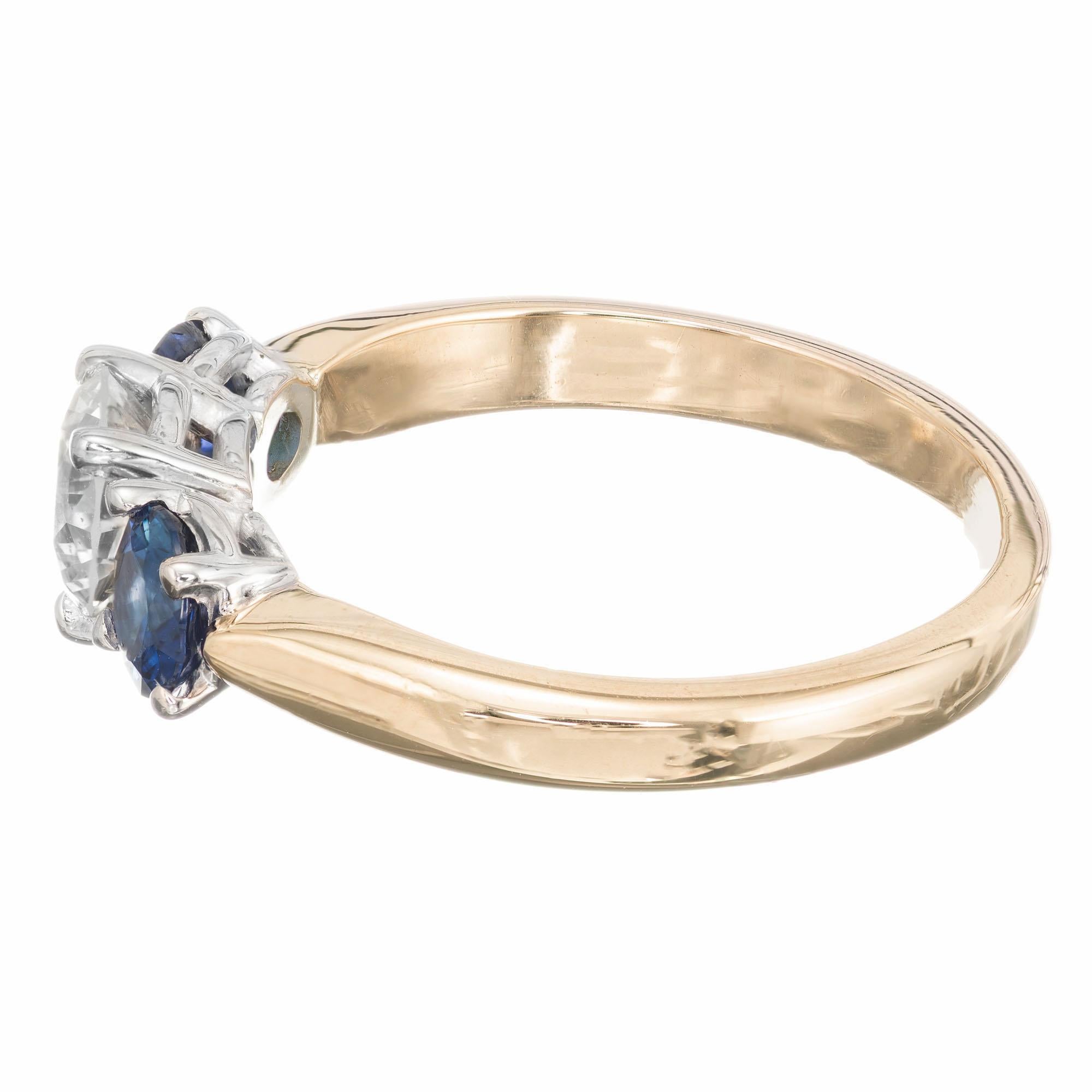 Bague de fiançailles à trois pierres en or avec diamants ronds et saphirs de 1,38 carat certifiés EGL Excellent état - En vente à Stamford, CT