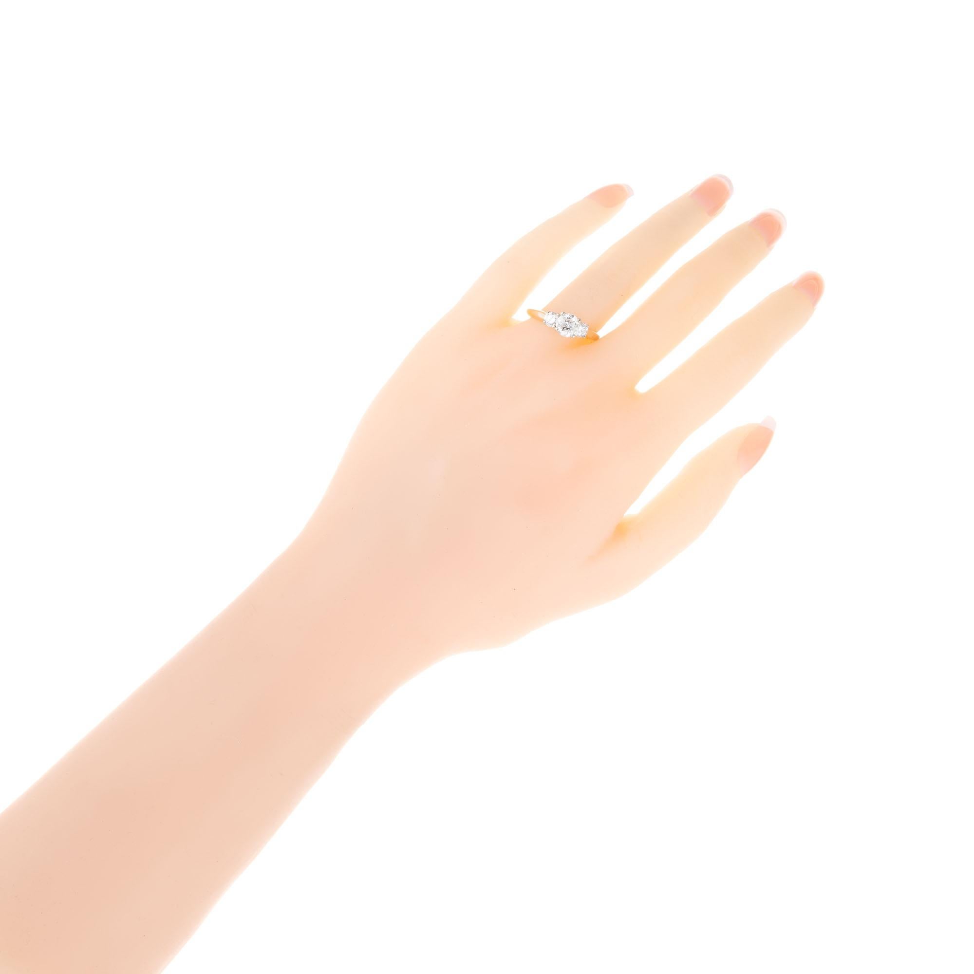 EGL Certified 1.40 Carat Diamond Gold Three-Stone Engagement Ring For Sale 1