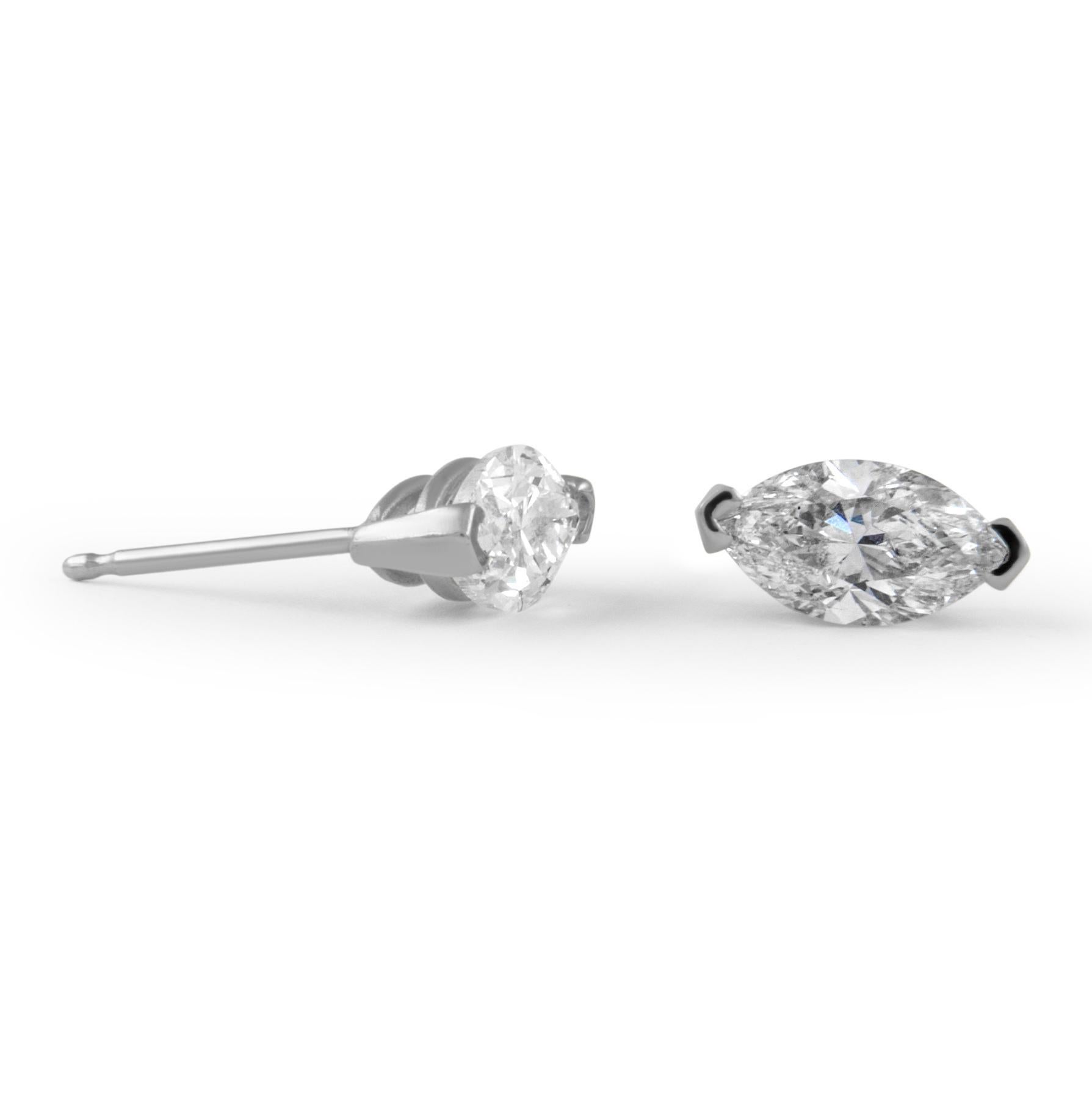 Contemporaneo Orecchini con diamante marquise certificati EGL da 1,41 carati in oro bianco in vendita