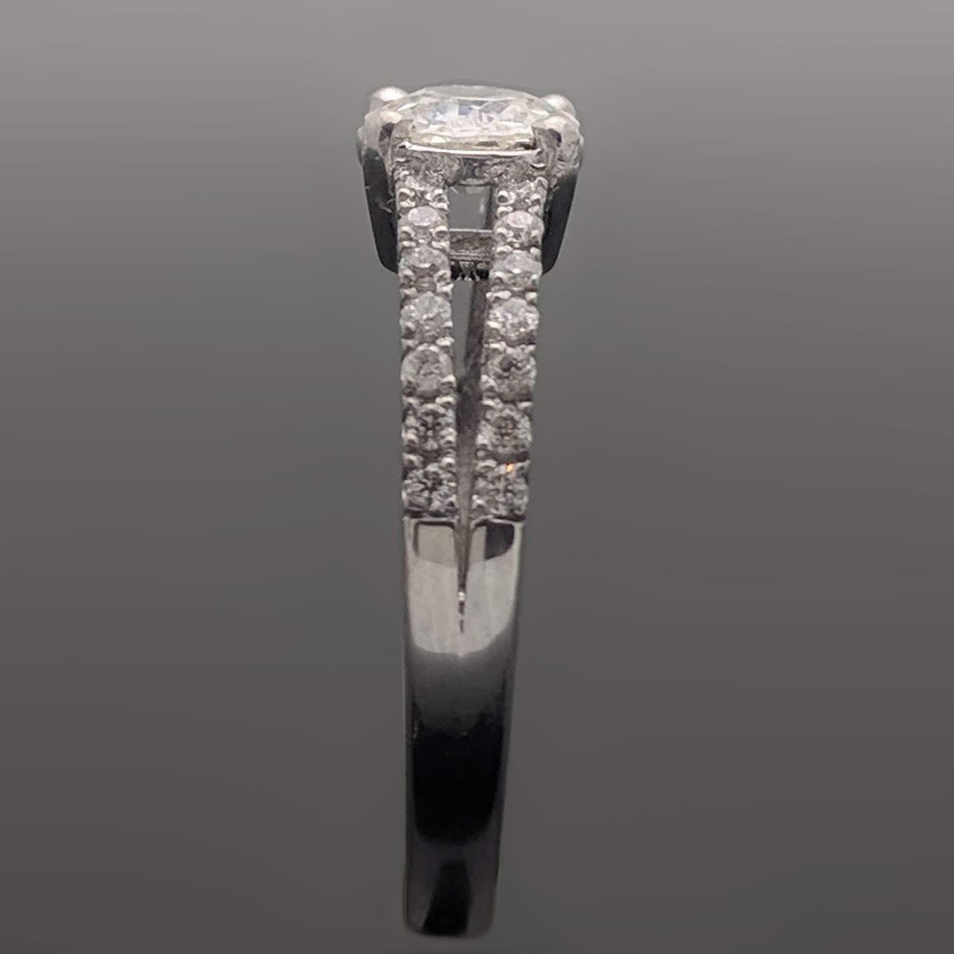 EGL Certified 14 Karat White Gold Diamonds Ring For Sale 1