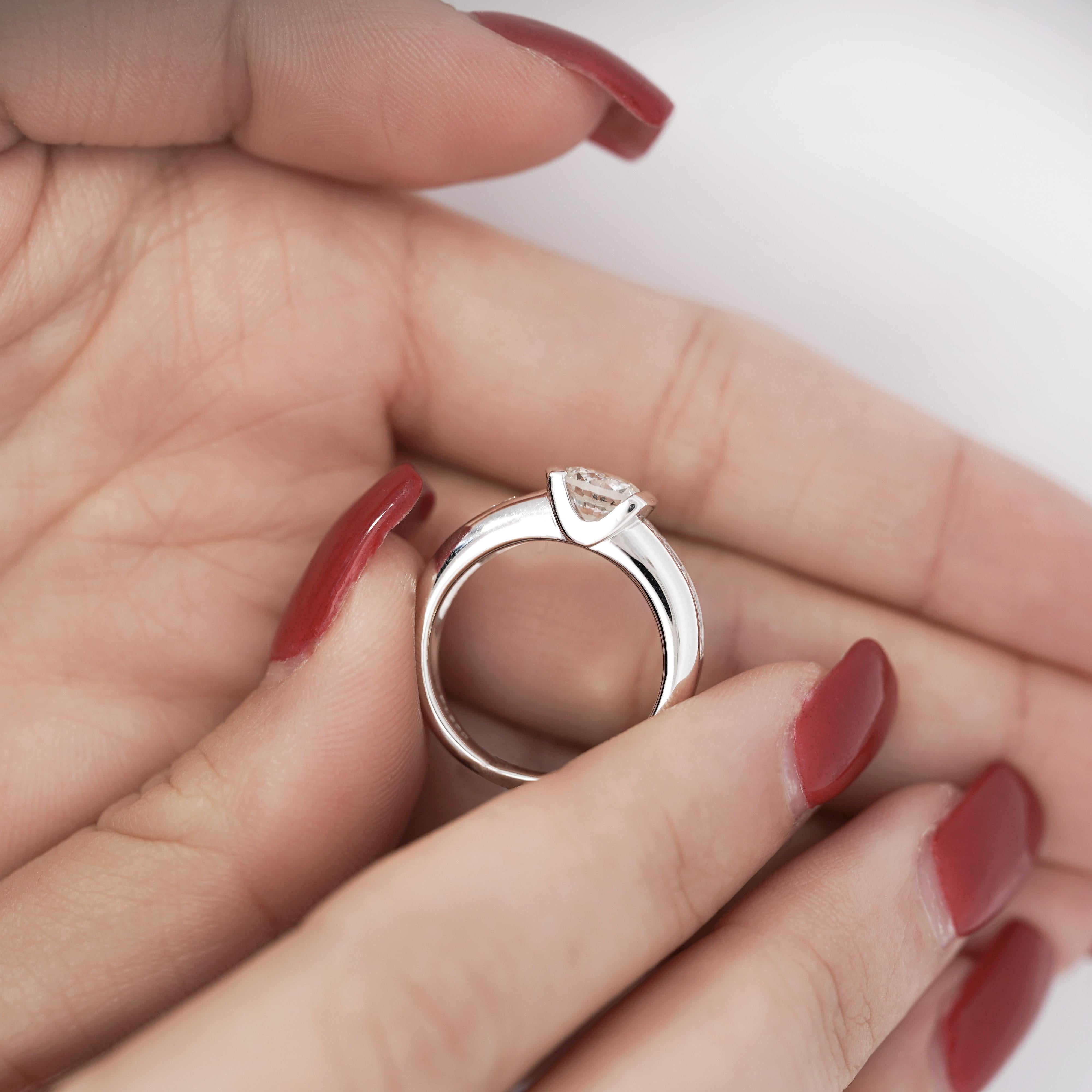 EGL Certified 1.65 Carat Round & Princess Diamond Platinum Channel Set Ring For Sale 6