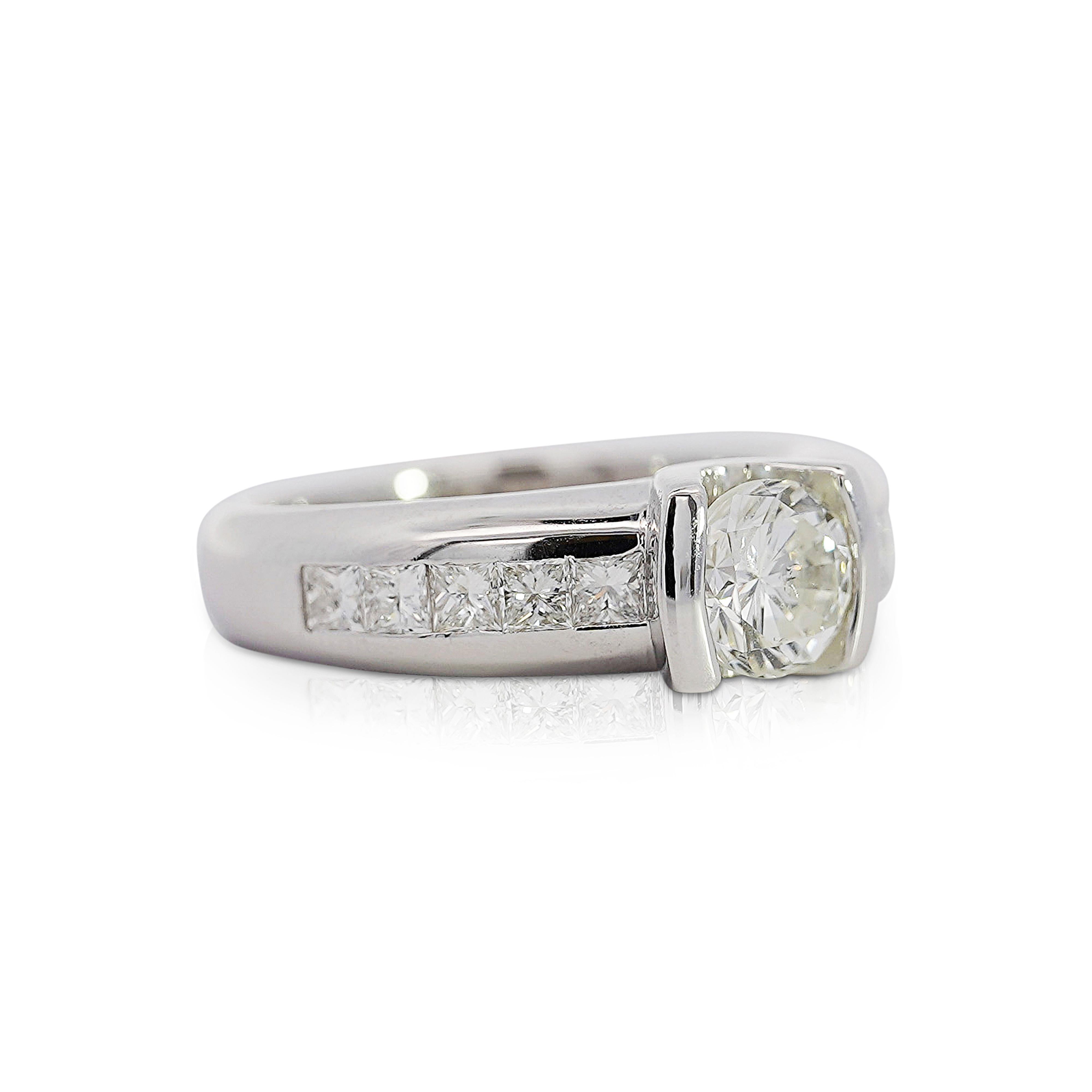 Brilliant Cut EGL Certified 1.65 Carat Round & Princess Diamond Platinum Channel Set Ring For Sale