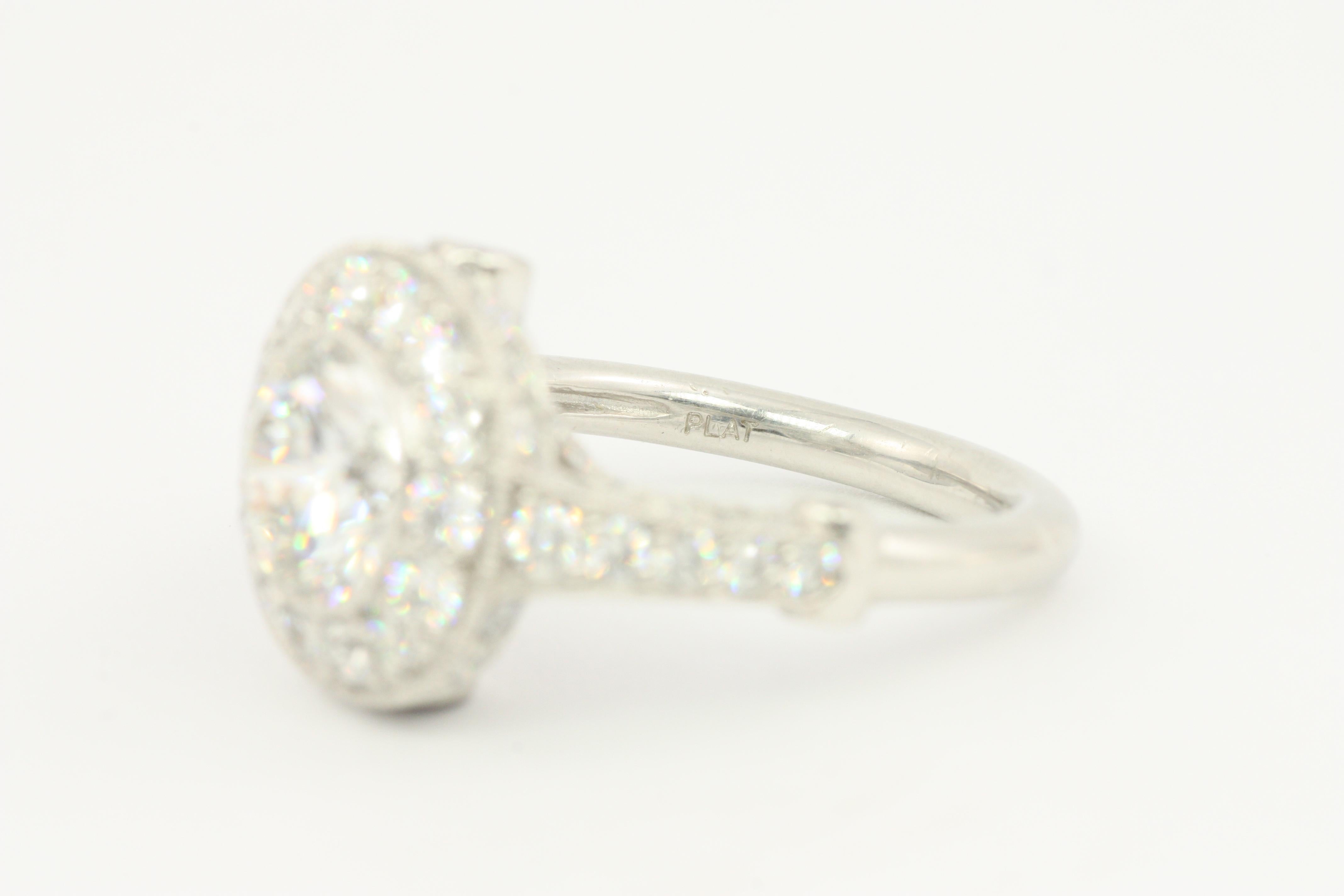 Anillo de compromiso de platino con diamante de 1,70 quilates certificado por EGL Estilo Tiffany Legacy en venta 3