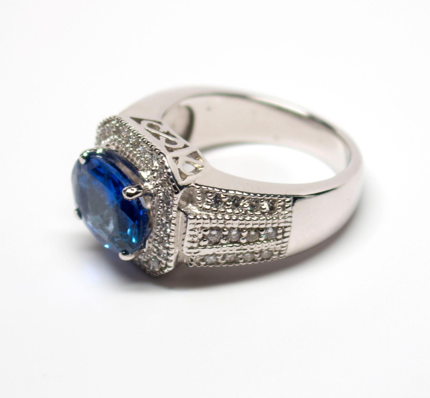Egl Certified 18 Karat White Gold 3.70 Carat Sapphire 0.76 Diamond Ring In Excellent Condition For Sale In Mobile, AL