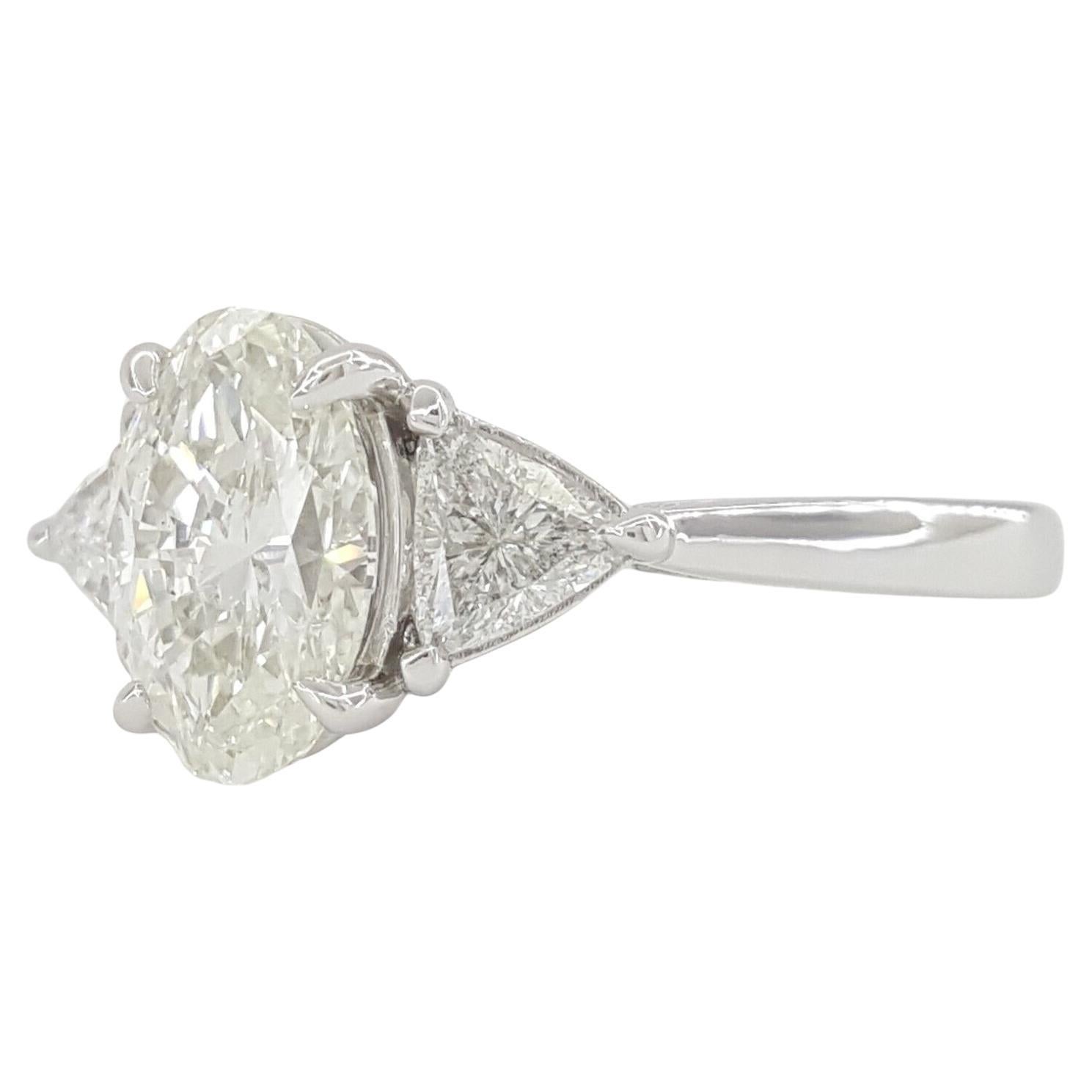 Modern EGL Certified 1.83 Carat Pear Cut Diamond Ring For Sale