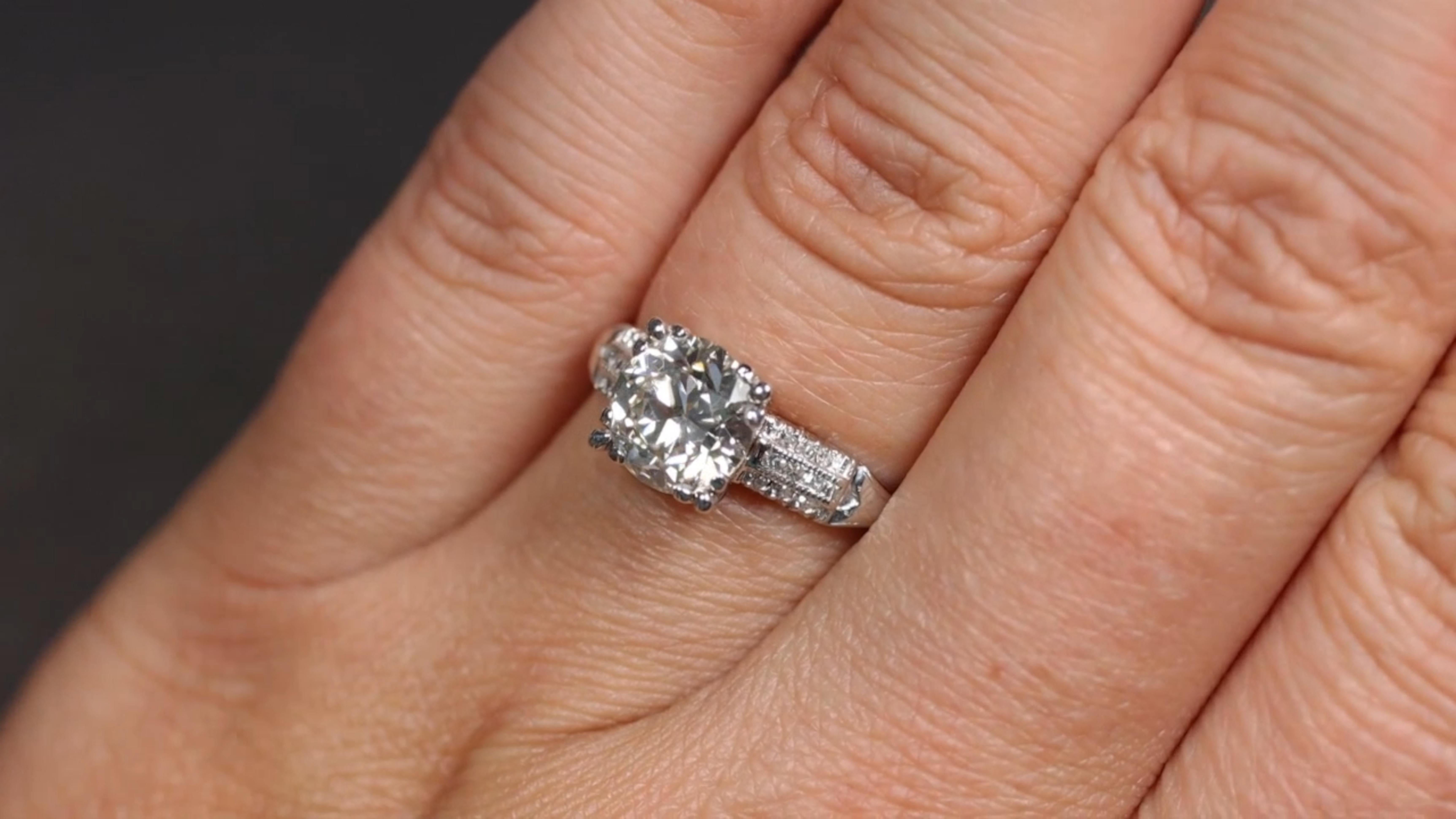 Taglio antico europeo Diamante taglio vecchio europeo certificato EGL da 1,89 carati  Anello di platino in vendita