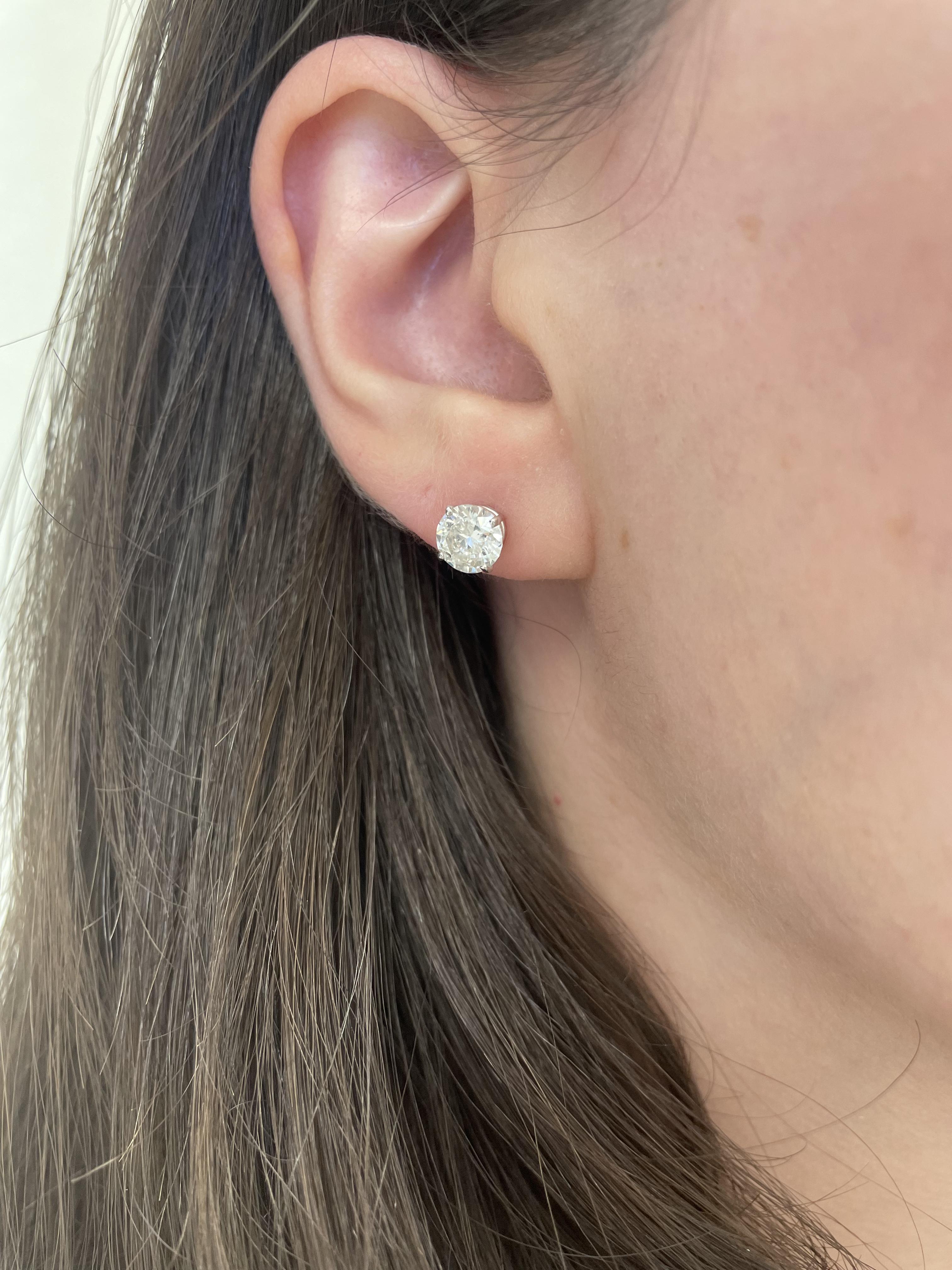 Round Cut EGL Certified 2.00 Carat Diamond Stud Earrings F color White Gold For Sale
