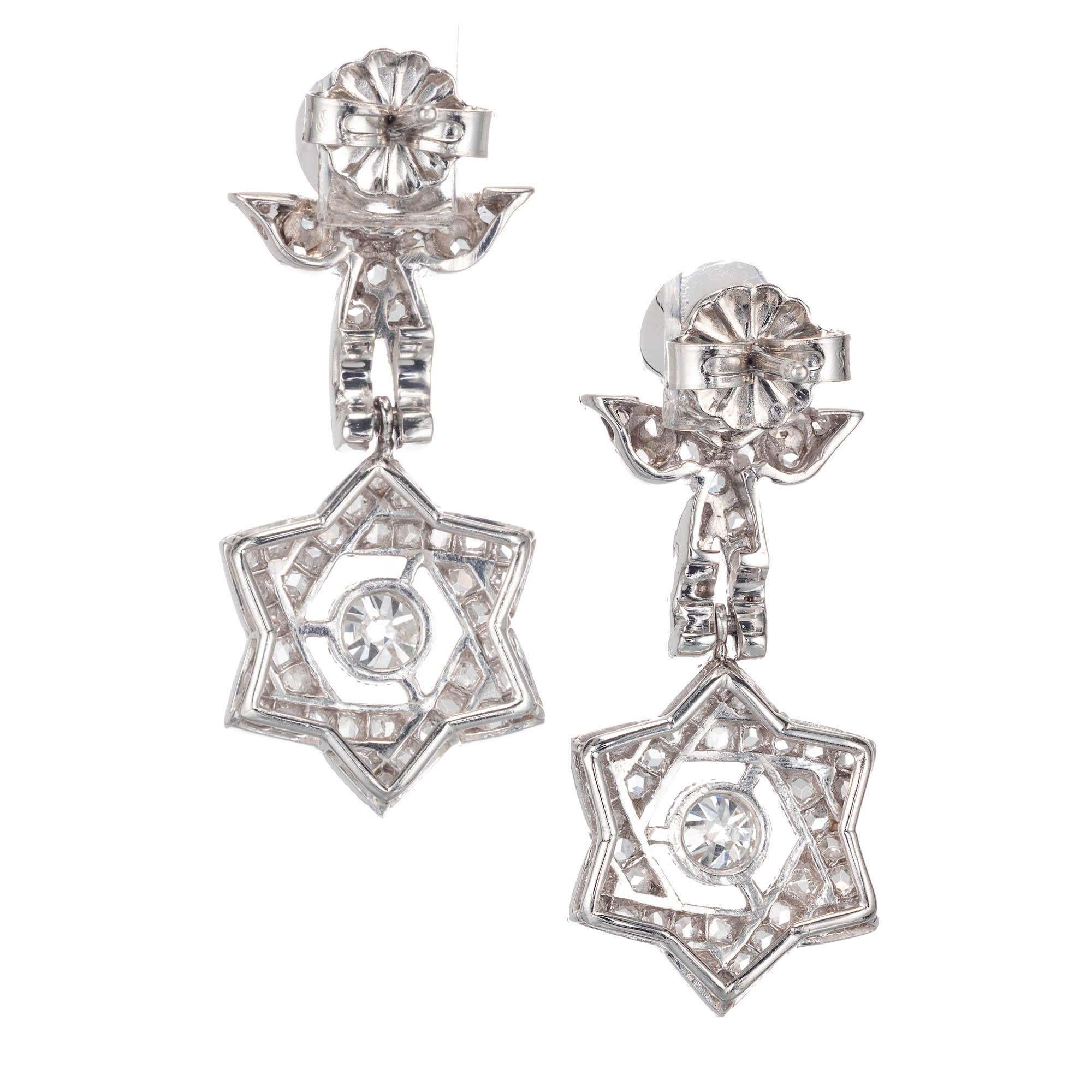 Taglio antico europeo Orecchini a forma di stella in platino con diamante certificato EGL da 2,12 carati in vendita