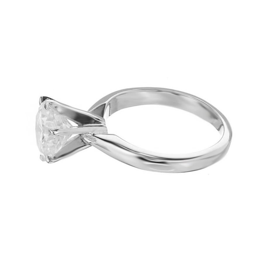 Taille ronde Bague de fiançailles solitaire en or blanc avec diamant de 2.13 carat, certifiée EGL en vente