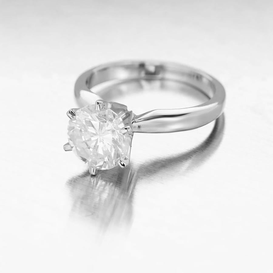 Bague de fiançailles solitaire en or blanc avec diamant de 2.13 carat, certifiée EGL Pour femmes en vente