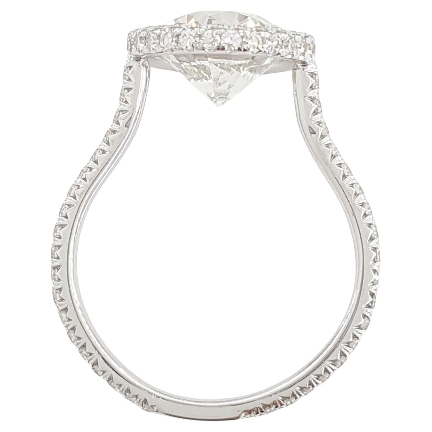 Modern EGL Certified 2.39 Carat Round Brilliant Cut Diamond Ring For Sale