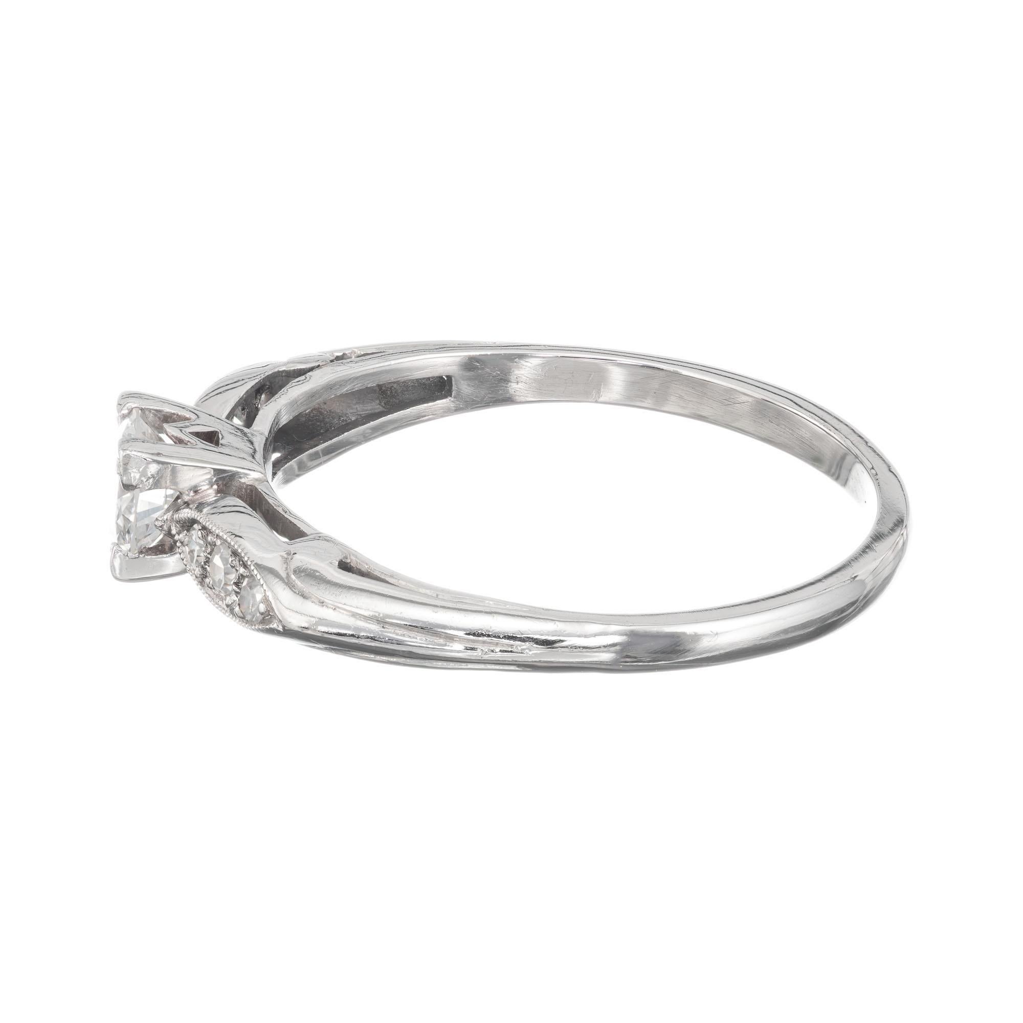 Taille ronde Bague de fiançailles en platine certifiée EGL avec un diamant de 0,26 carat à taille transitoire en vente