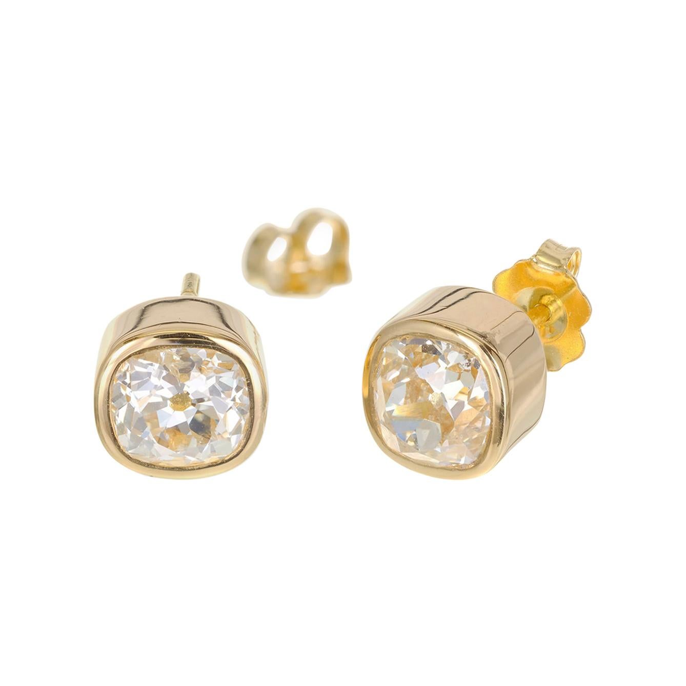 EGL Certified 2.61 Carat Old Mine Diamond Yellow Gold Bezel Set Stud Earrings For Sale