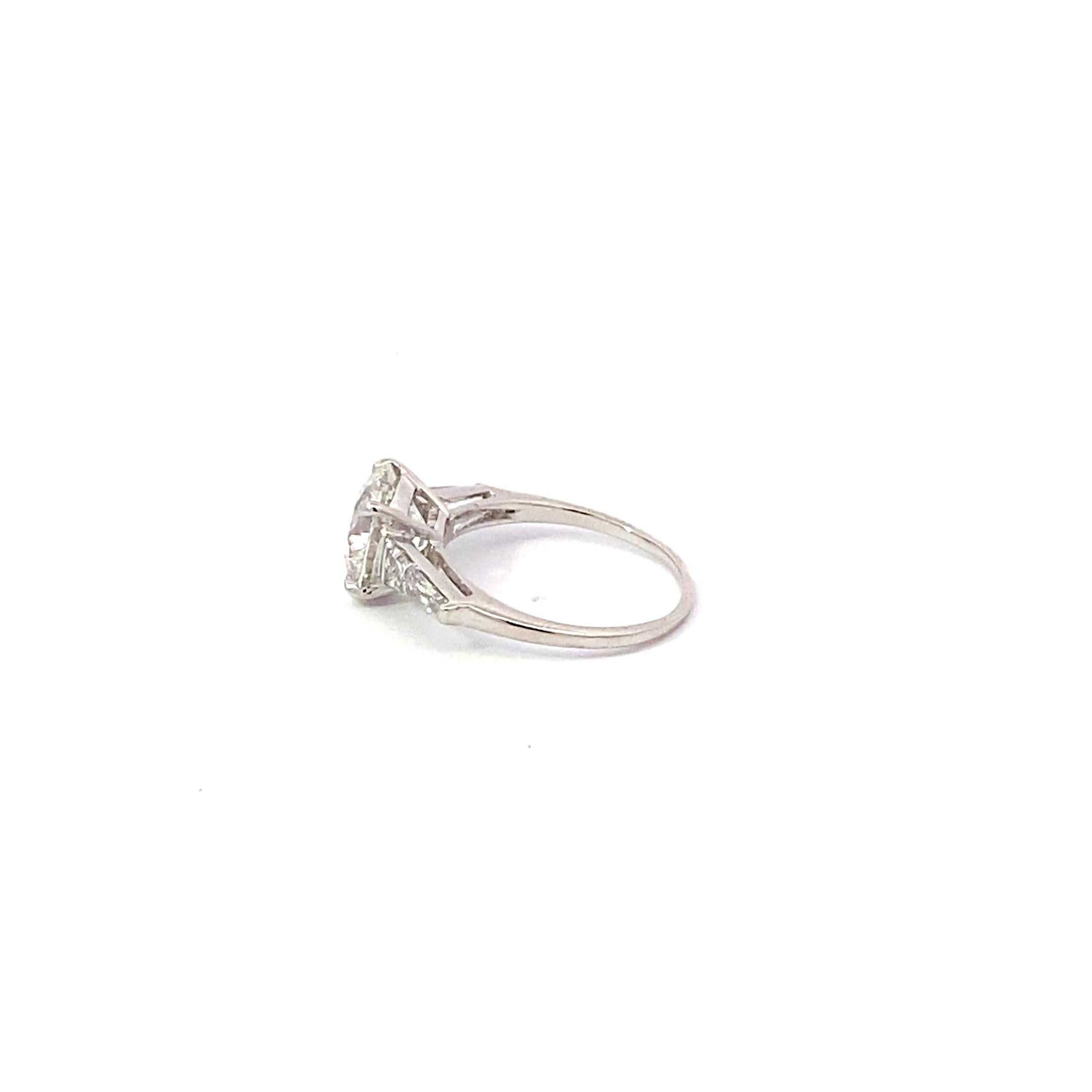 Bague en or blanc 18 carats certifiée EGL et ornée d'un diamant rond de 3,02 carats taillé en brillant Excellent état - En vente à Palm Desert, CA