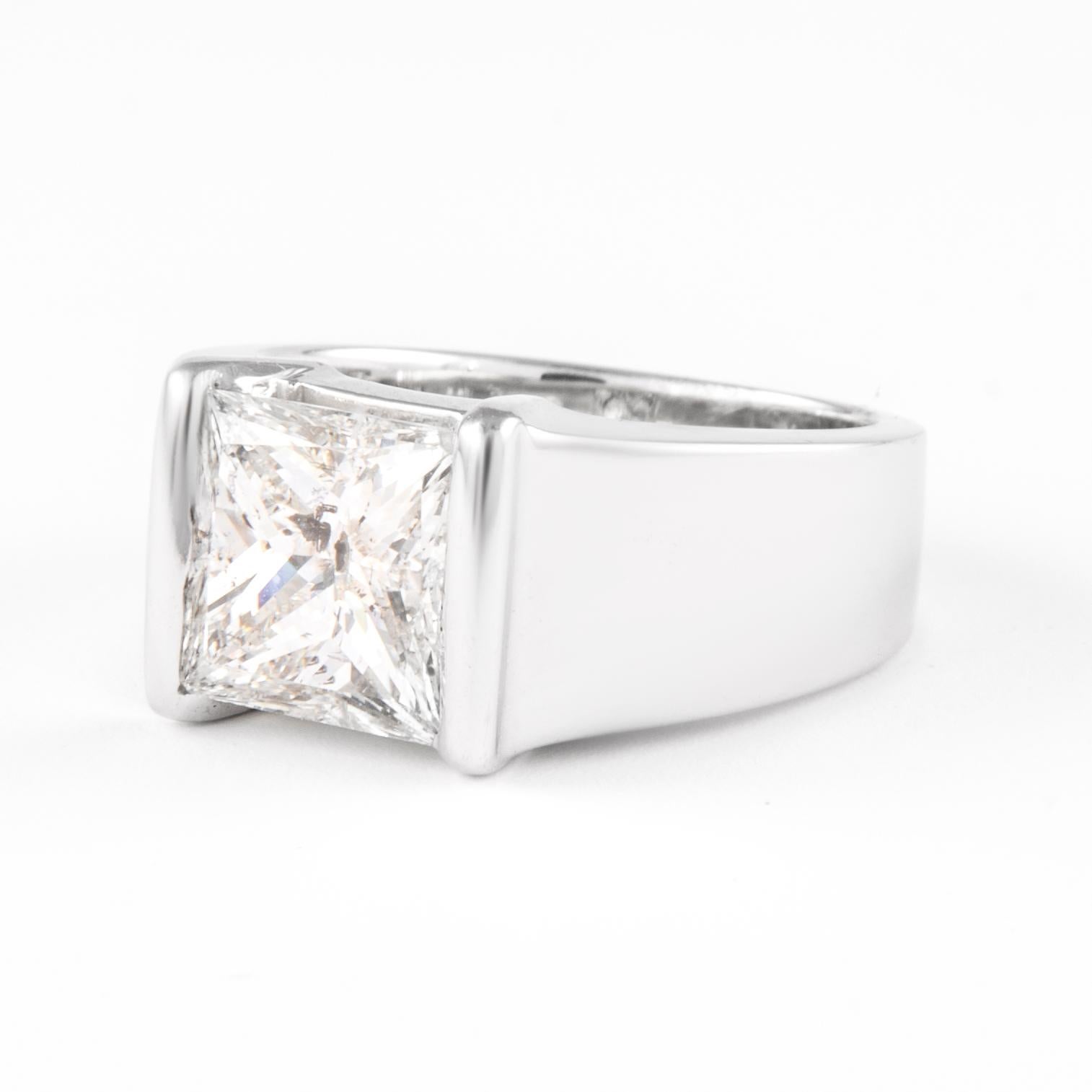 Contemporain Bague en or blanc certifiée EGL 3,06 carats, diamant taille princesse en vente