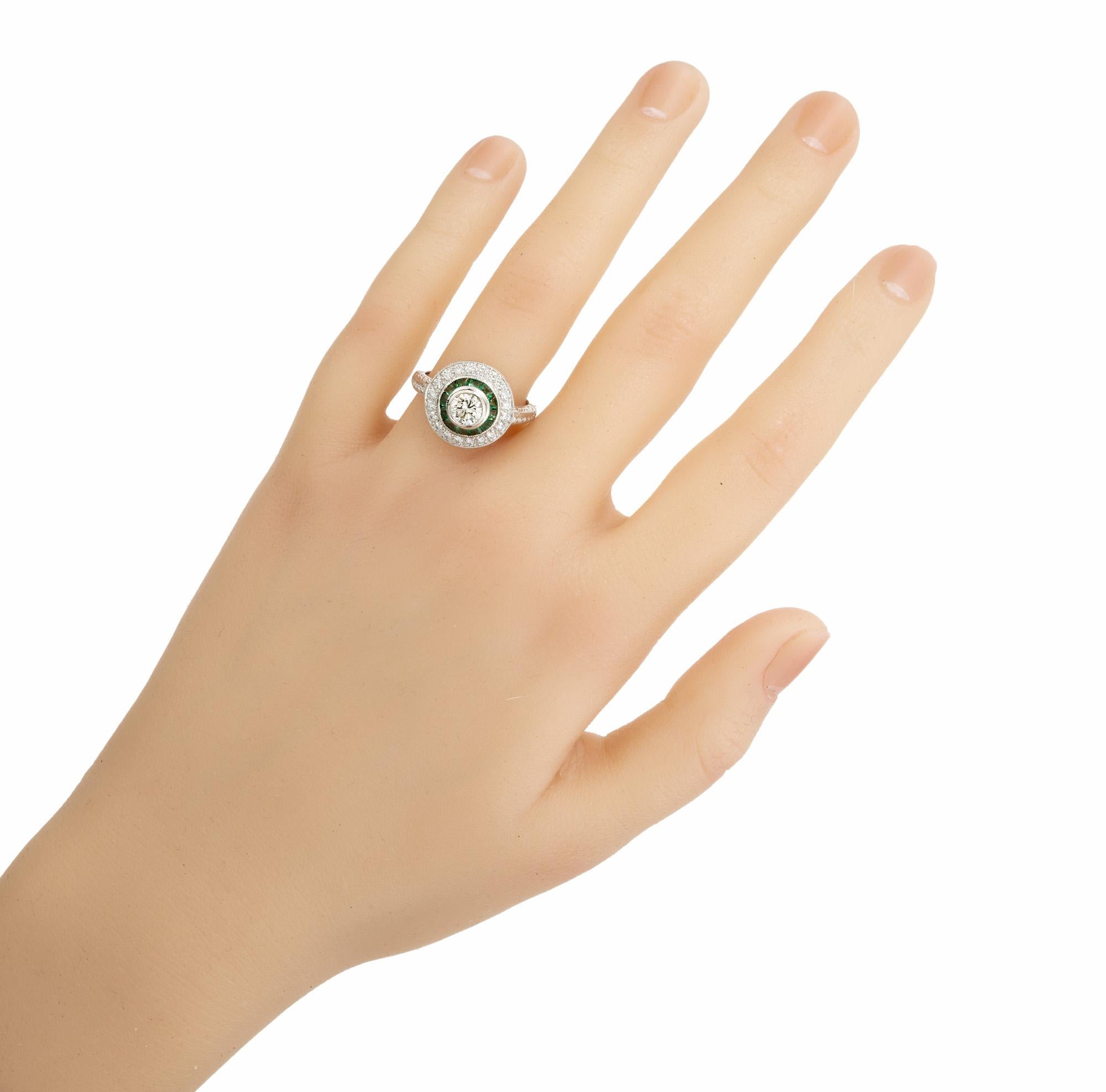Anillo de compromiso de platino con diamante esmeralda halo redondo certificado EGL de 0,50 quilates en venta 3