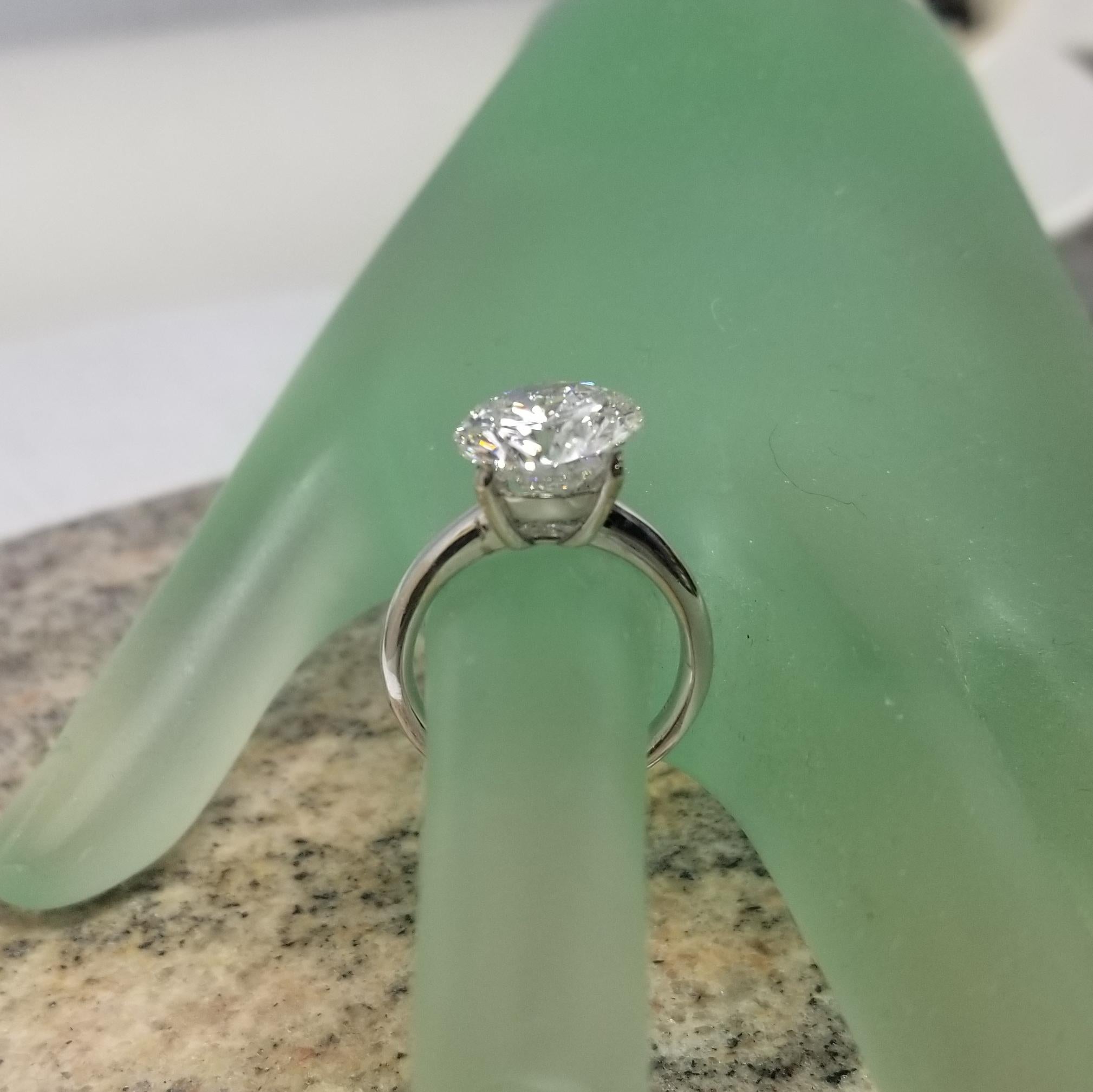 EGL Certified RD Brilliant Cut Natural Diamond 5.24 Carat H Color & SI2 Clarity In New Condition For Sale In Los Angeles, CA