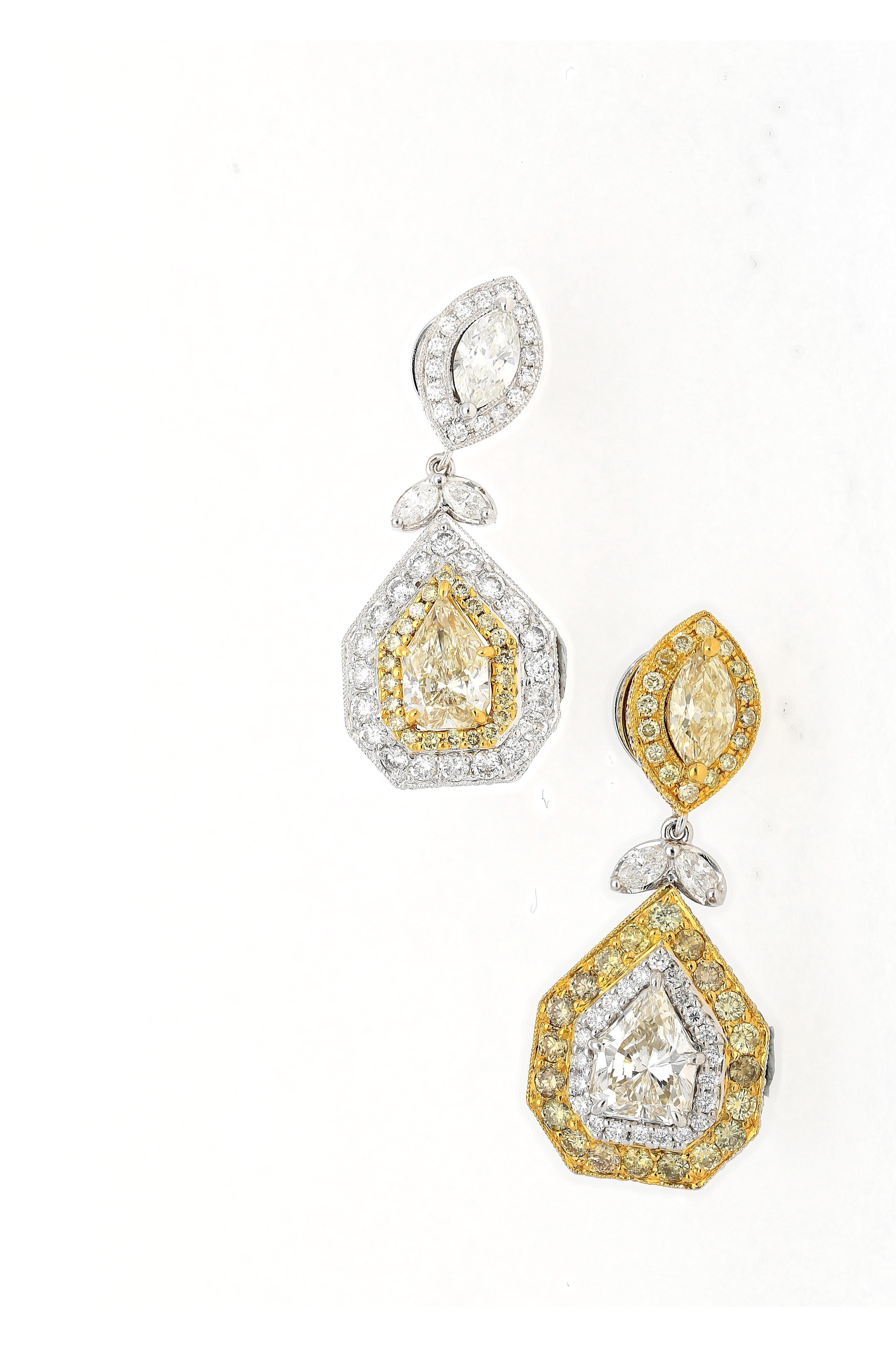 EGL-zertifizierter 5,68 Karat Multi Cut Weißer & Gelber Diamant-Ohrring mit umgekehrtem Ohrring (Zeitgenössisch) im Angebot