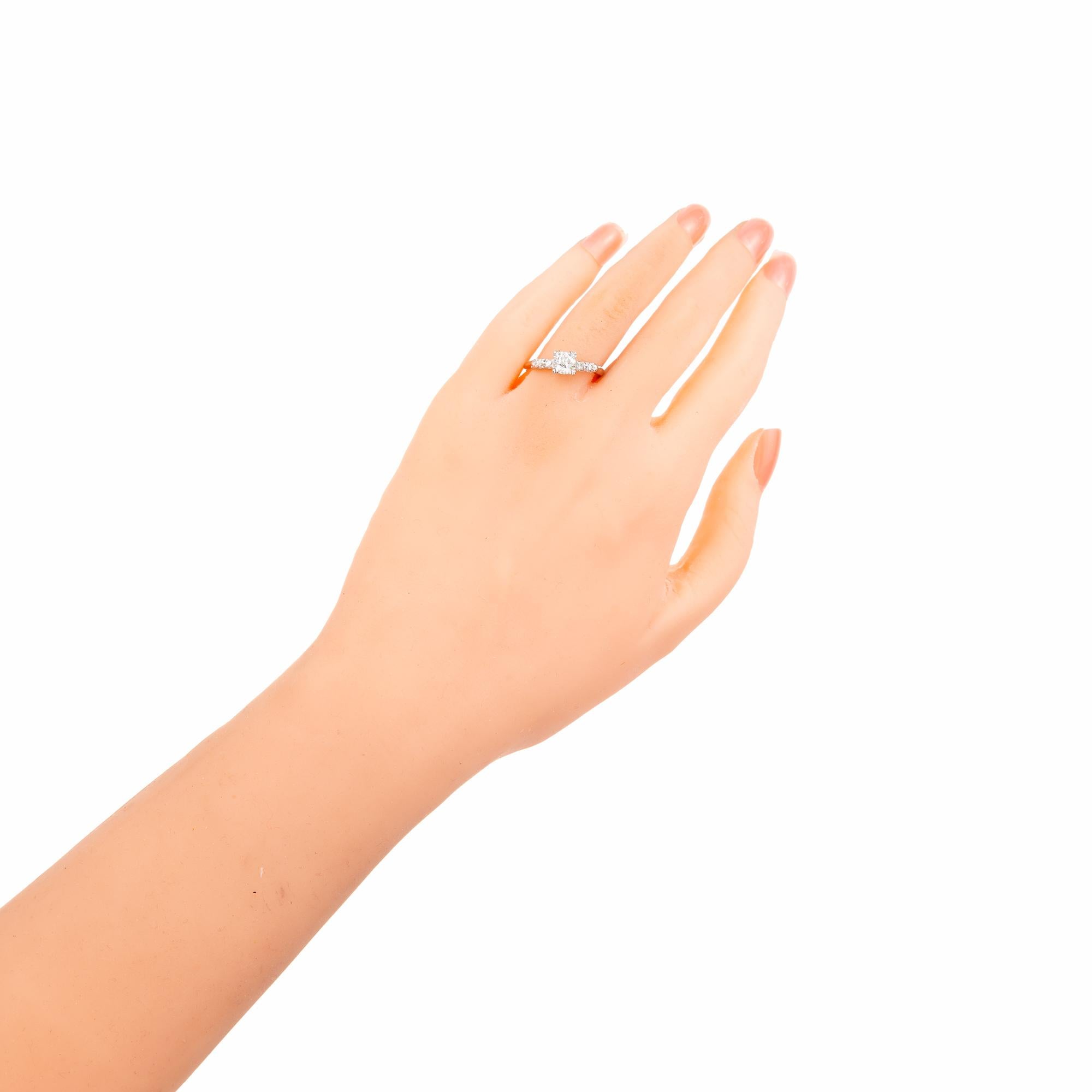 EGL-zertifizierter Platin-Verlobungsring mit 0,77 Karat Diamant im Zustand „Hervorragend“ im Angebot in Stamford, CT