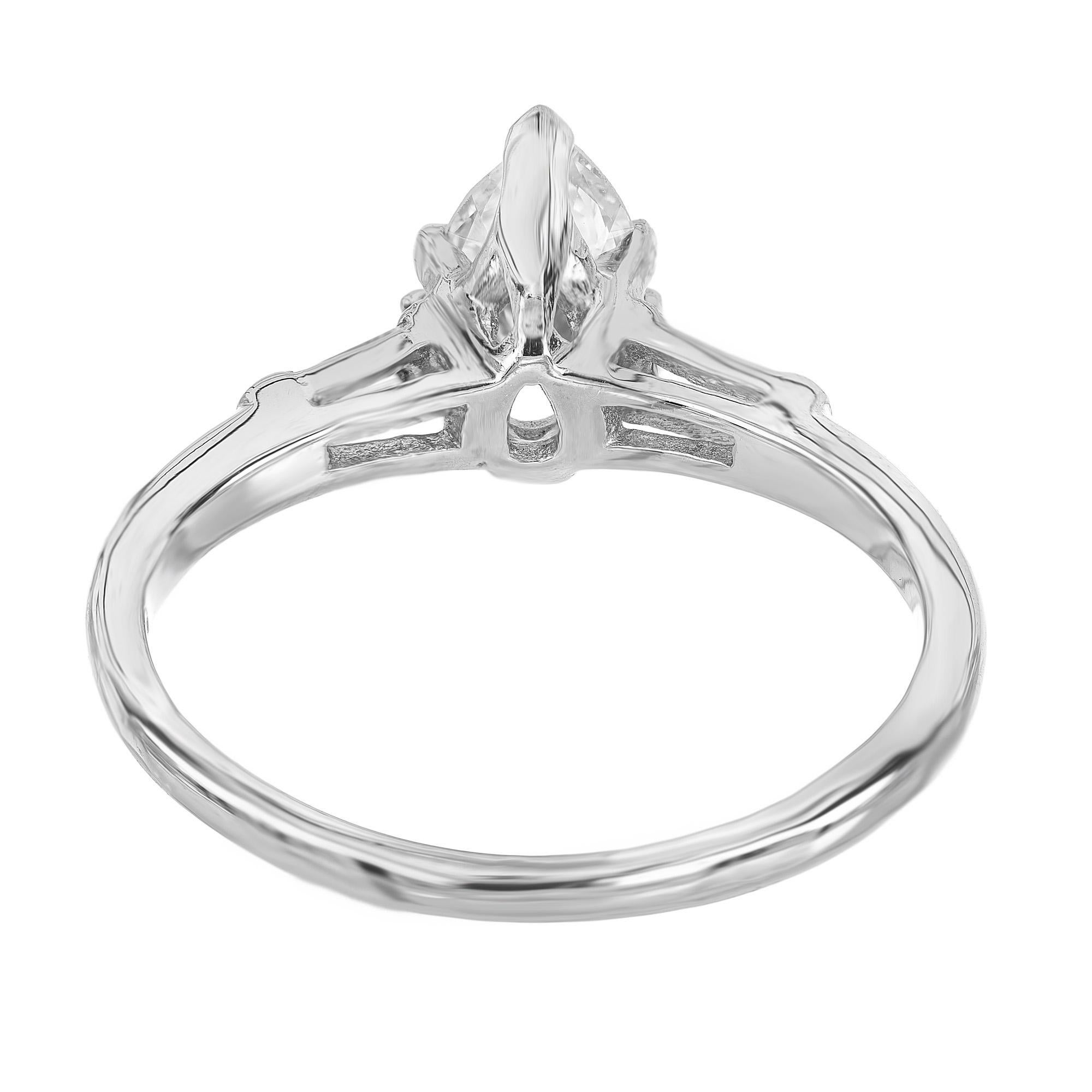 Bague de fiançailles à trois pierres en or avec diamant en forme de poire certifié EGL en vente 1