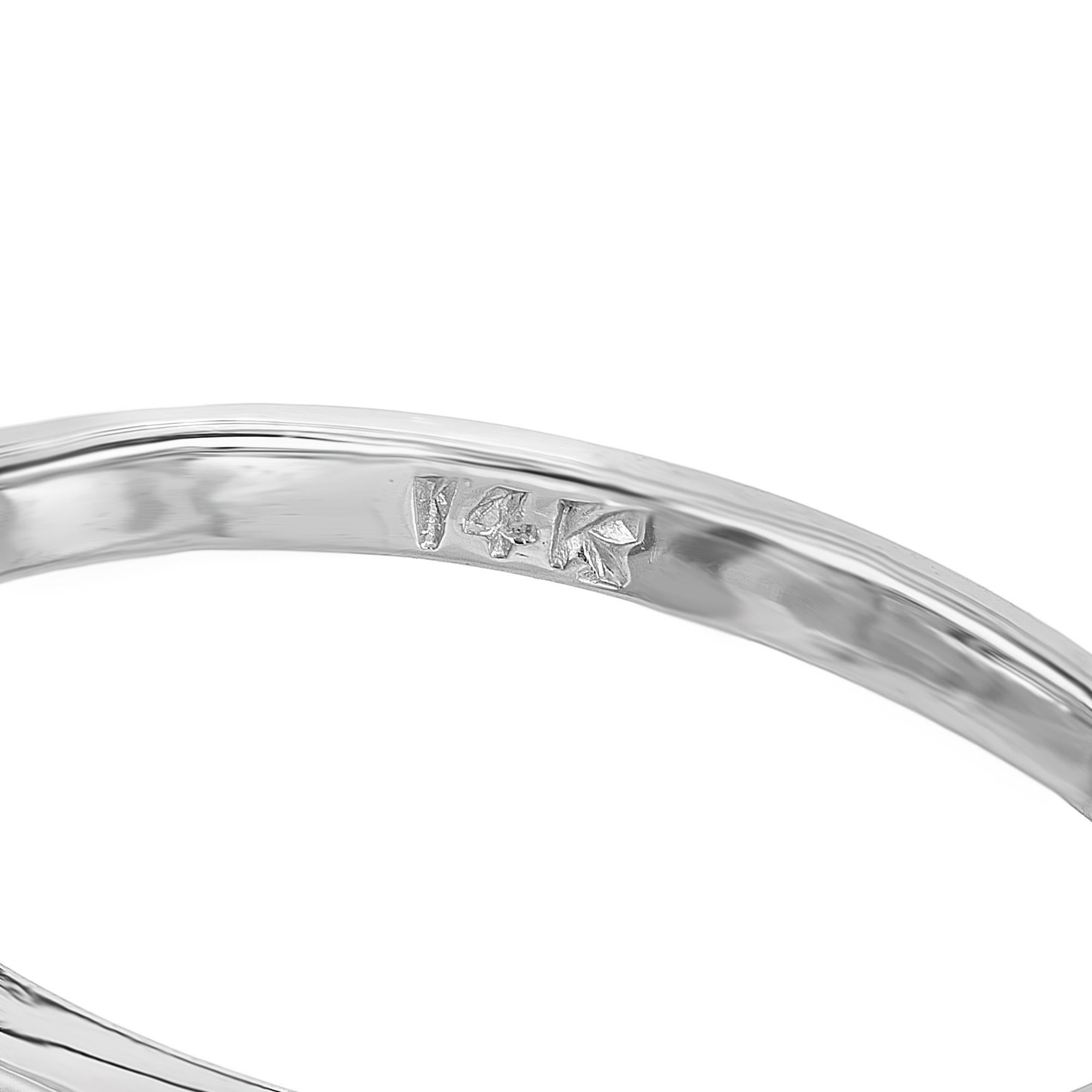 Bague de fiançailles à trois pierres en or avec diamant en forme de poire certifié EGL en vente 2