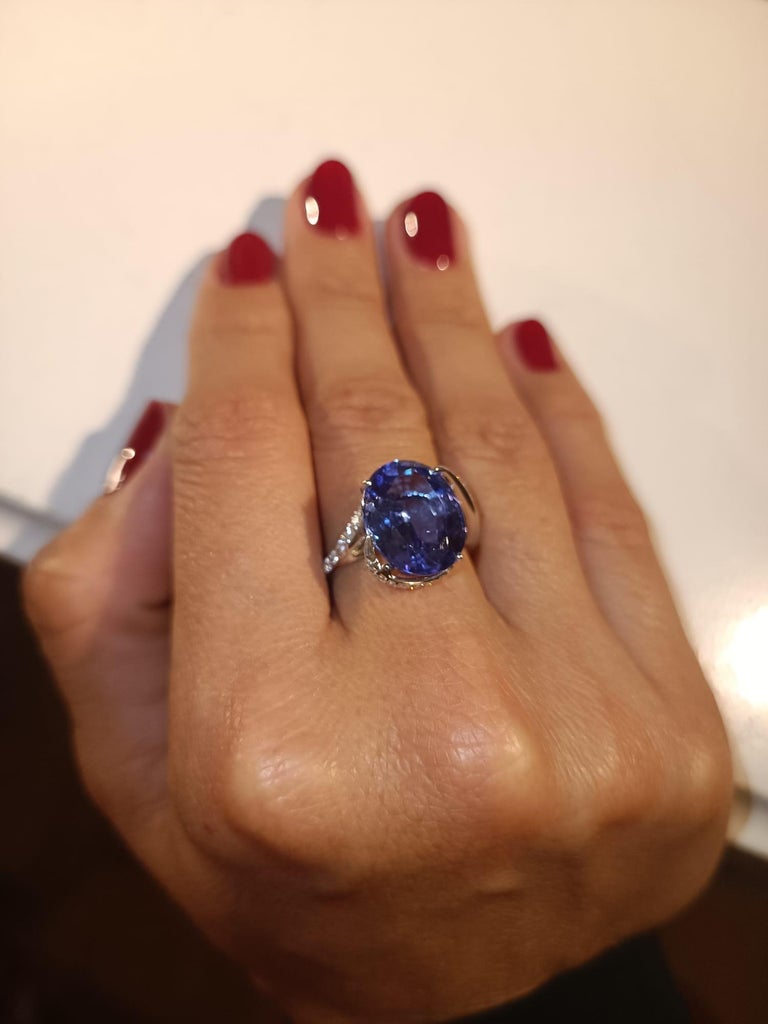 7 carat hot sale tanzanite