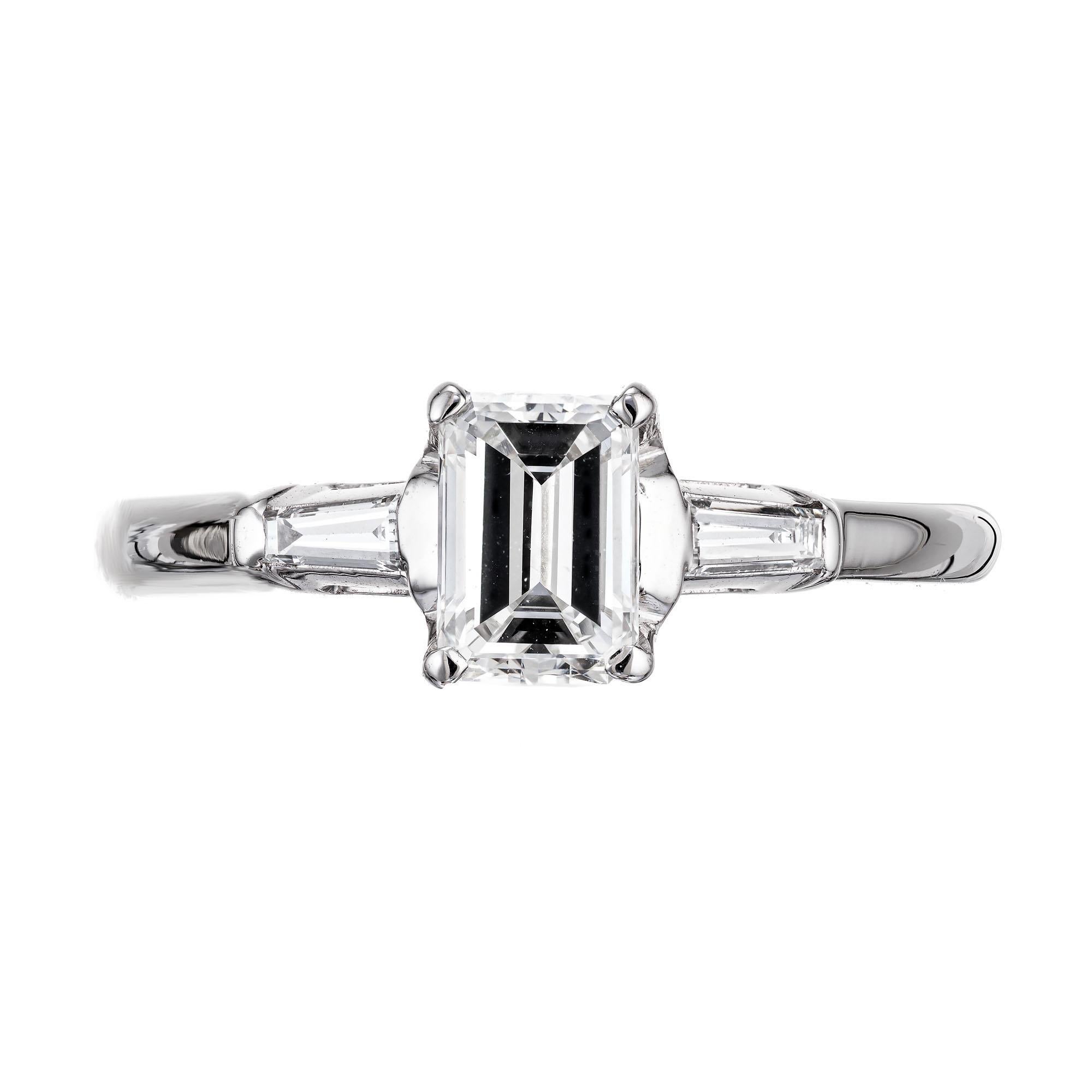 Anello di fidanzamento a tre pietre in platino con diamante certificato EGL da 73 carati In condizioni buone in vendita a Stamford, CT