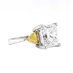 8.13 CT T.W  Princess Trillion Cut EGL Certified Diamond 3 Stone 18KT Gold Ring