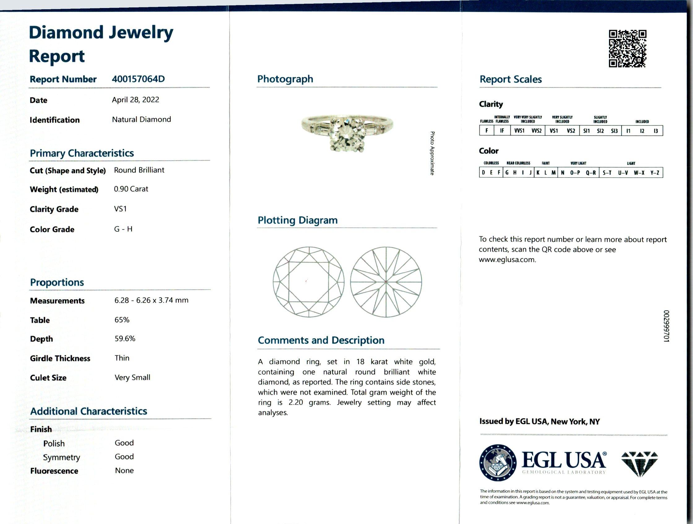 Bague de fiançailles à trois pierres en palladium avec diamants ronds de 0,90 carat certifiés EGL  Bon état - En vente à Stamford, CT