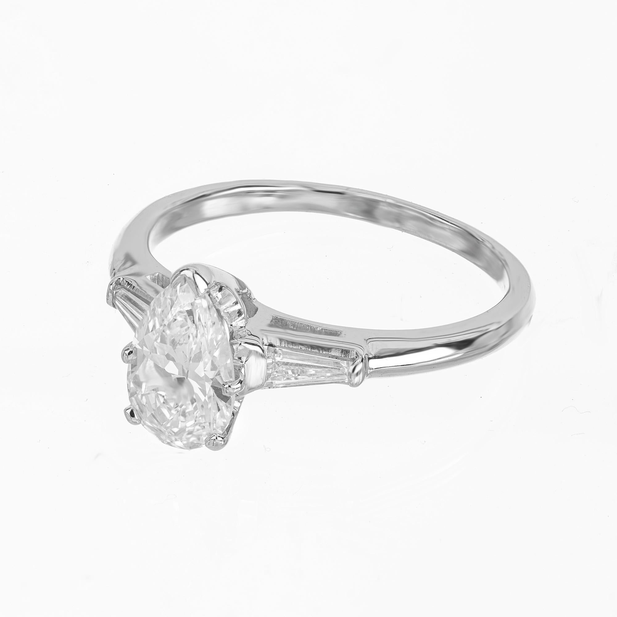EGL Certified .95 Carat Pear Diamond Platinum Three Stone Engagement Ring Corte pera en venta