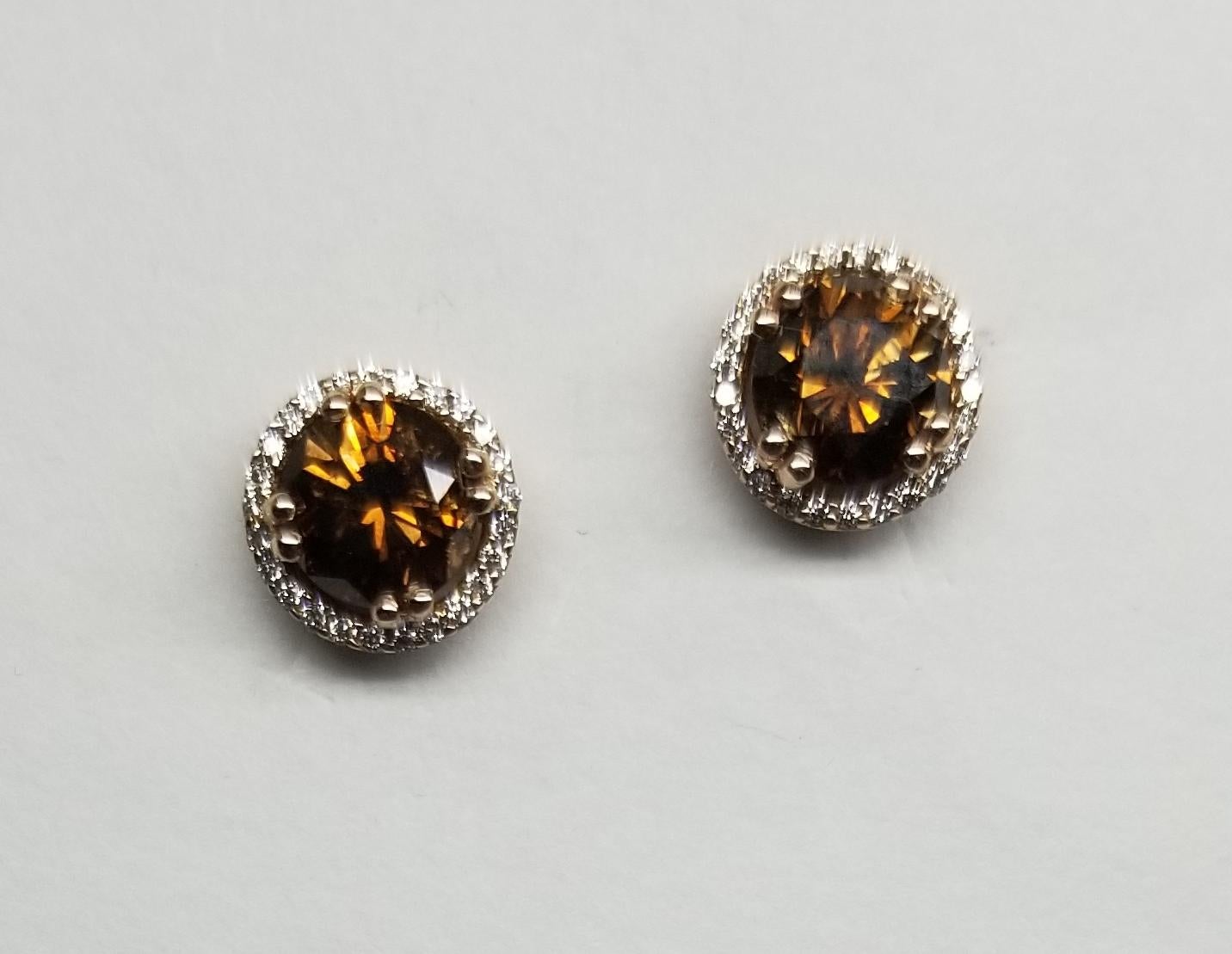 Diamanti Fancy Deep Brown certificati EGL da 2,10 carati incastonati in borchie a raggiera in oro 14 carati in vendita 4