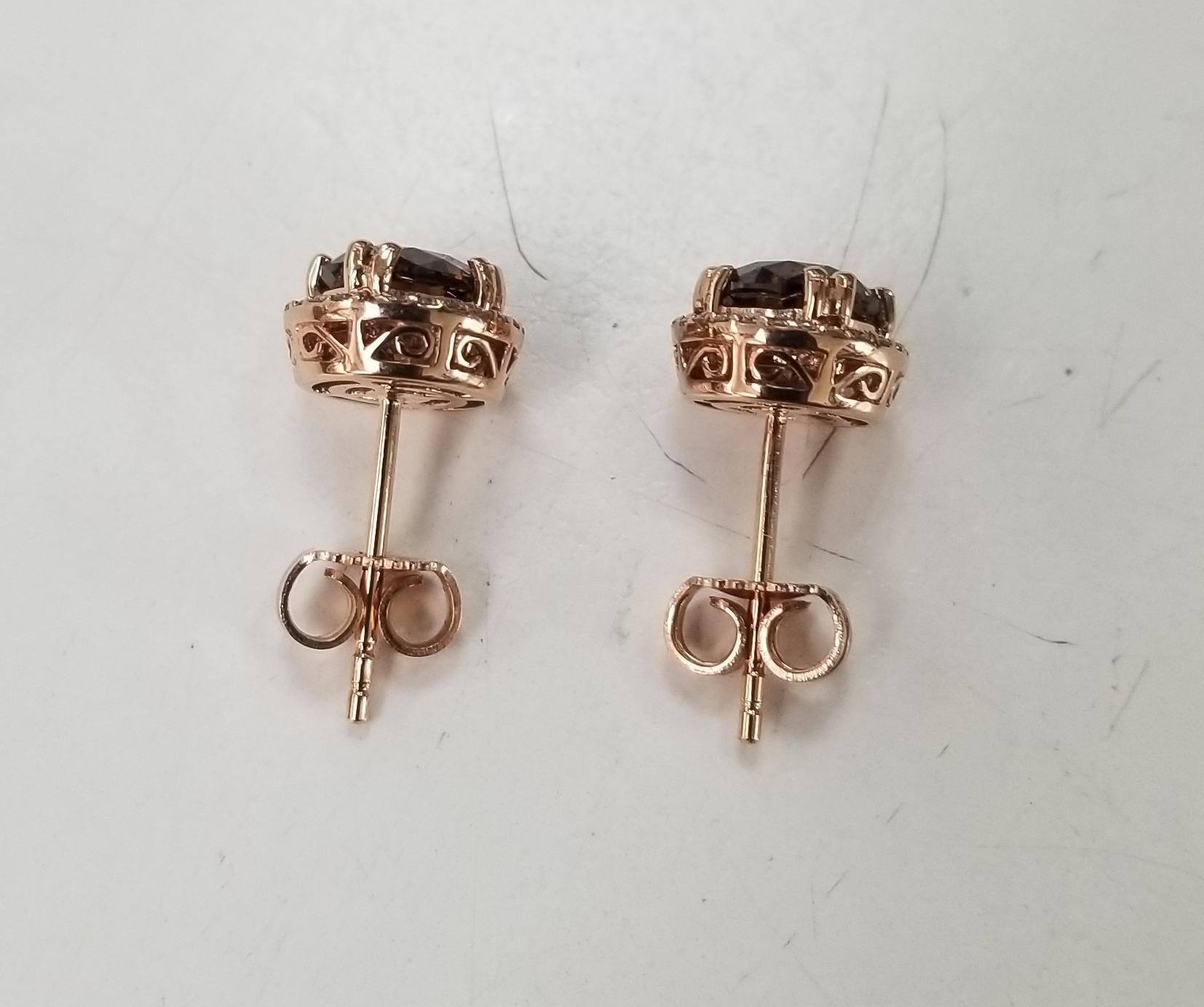 Diamanti Fancy Deep Brown certificati EGL da 2,10 carati incastonati in borchie a raggiera in oro 14 carati In condizioni Nuovo in vendita a Los Angeles, CA