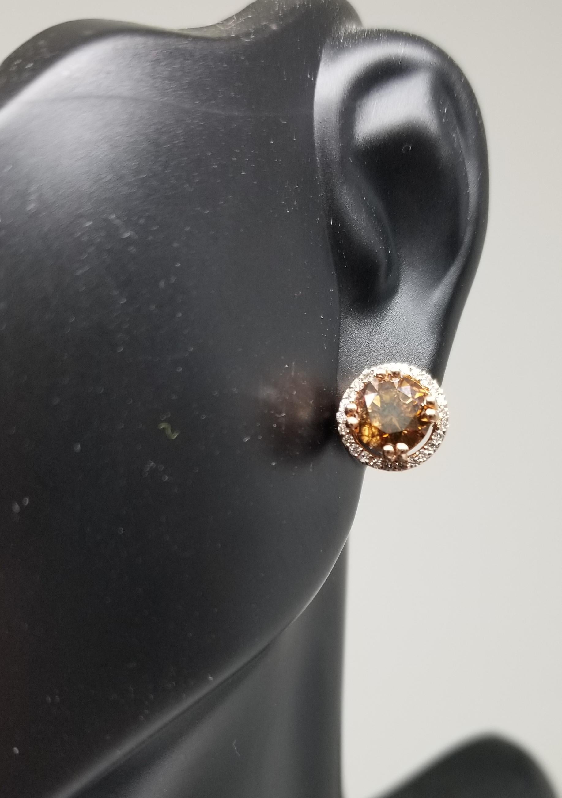 Diamanti Fancy Deep Brown certificati EGL da 2,10 carati incastonati in borchie a raggiera in oro 14 carati in vendita 1