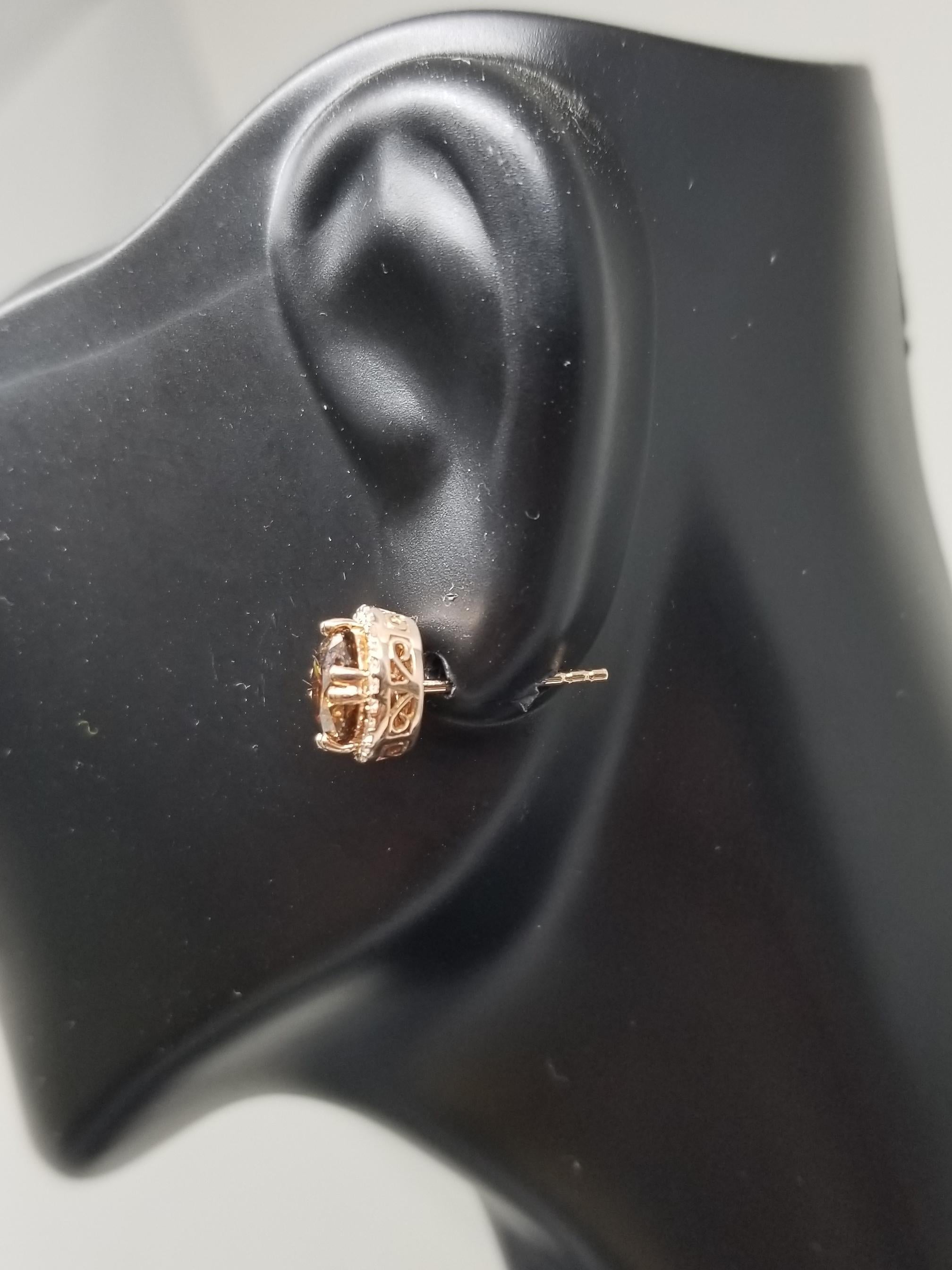 Diamanti Fancy Deep Brown certificati EGL da 2,10 carati incastonati in borchie a raggiera in oro 14 carati in vendita 3