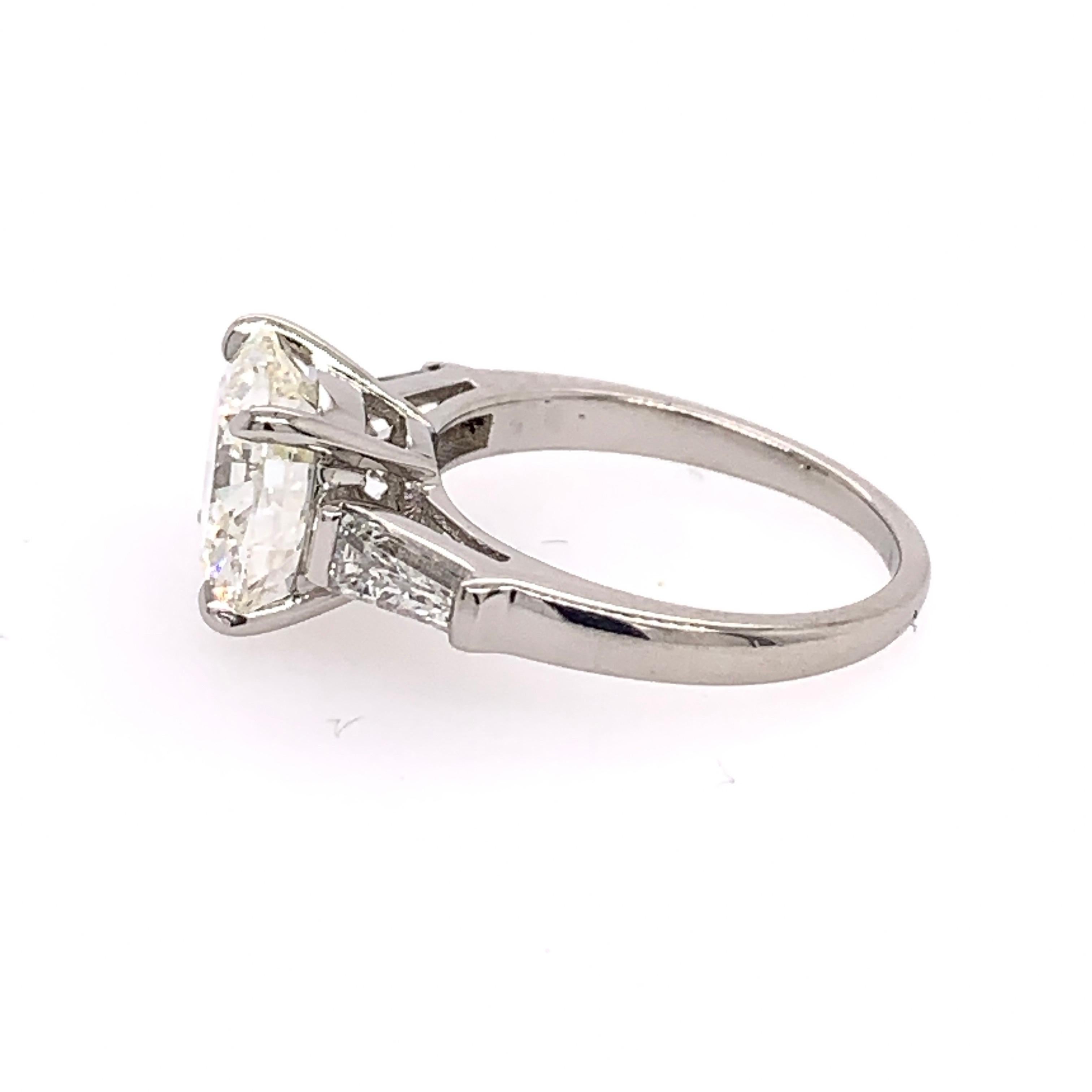 Round Cut EGL Certified Natural 3.08 Carat H VS2 Round Diamond Platinum Engagement Ring