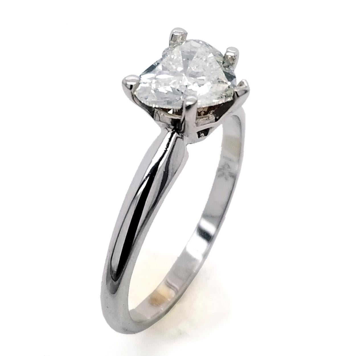 Taille cœur EGL US 1.02 Carat I-J/SI1 Heart Brilliant Diamond 14 Karat Solitaire Ring