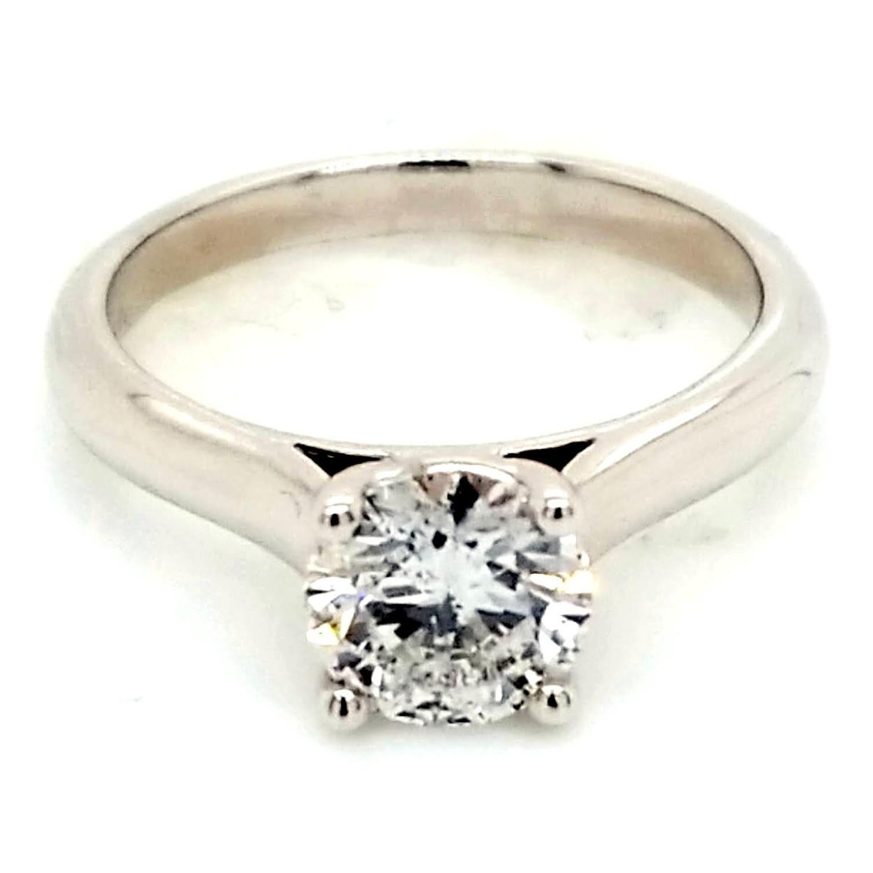 Un très beau diamant central de 1,21 ct, rond et brillant D/SI2 certifié EGL US, serti dans une bague de fiançailles solitaire en or blanc 14K. 

Caractéristiques du diamant :
Pierre centrale : diamant naturel de 1,21 ct EGL US Certified D/SI2 Round