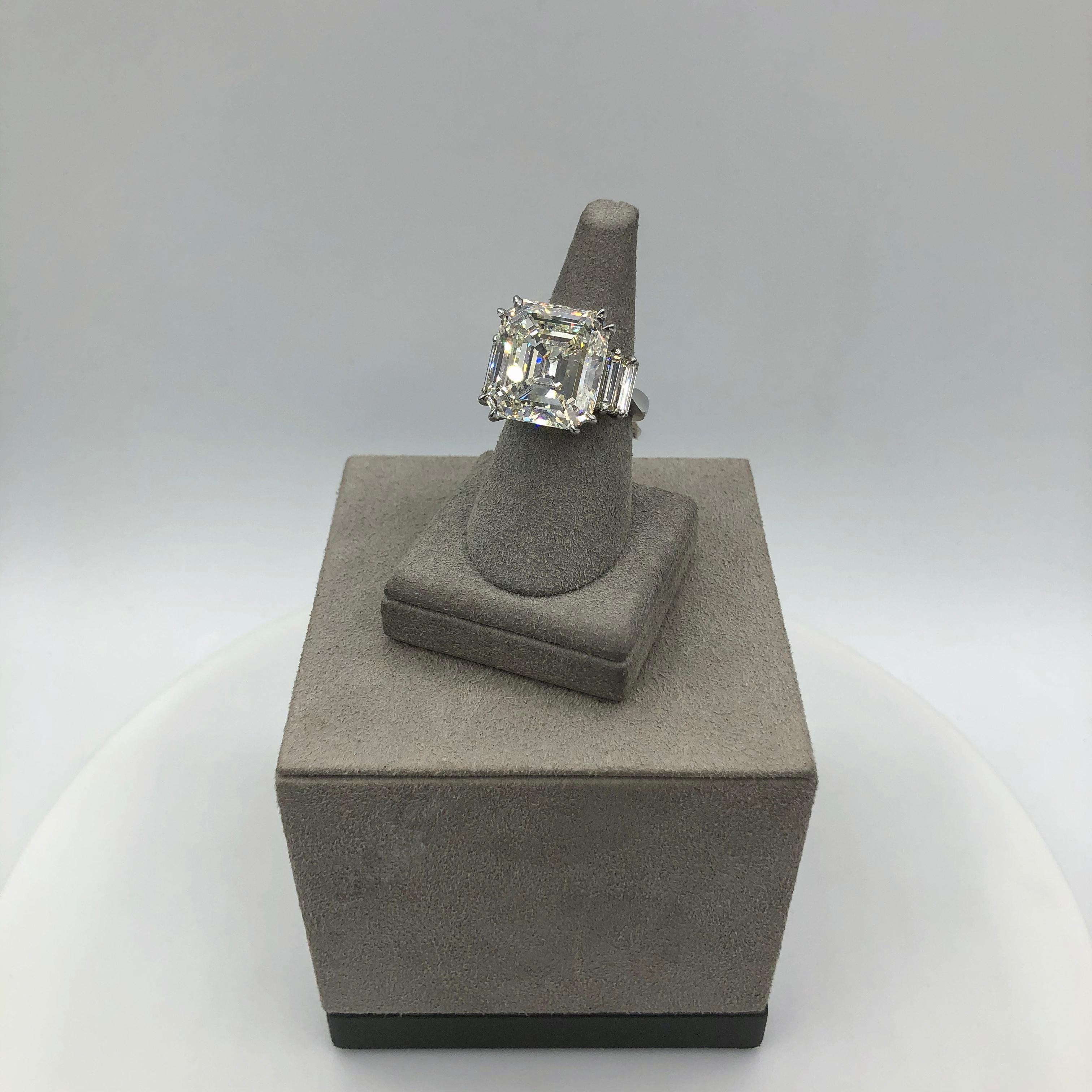 Roman Malakov 20.18 Carat Total Mixed Cut Diamond Five-Stone Engagement Ring For Sale 2