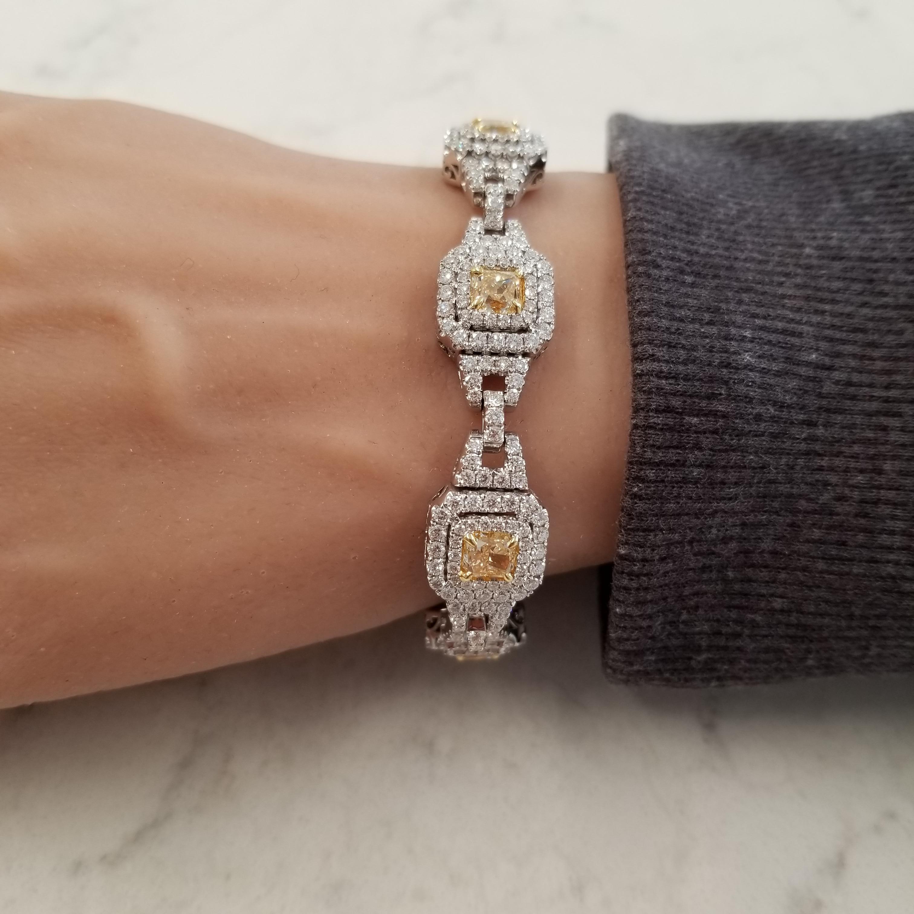 EGL USA Certified 7.73 Carat Total Cushion Cut Yellow Diamond Bracelet In 18K  In New Condition For Sale In Chicago, IL