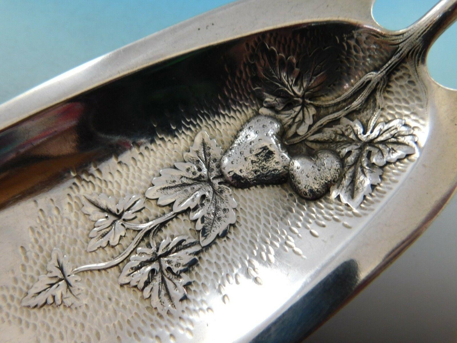 Eglantine by Gorham

Stunning sterling silver crumber measuring 14