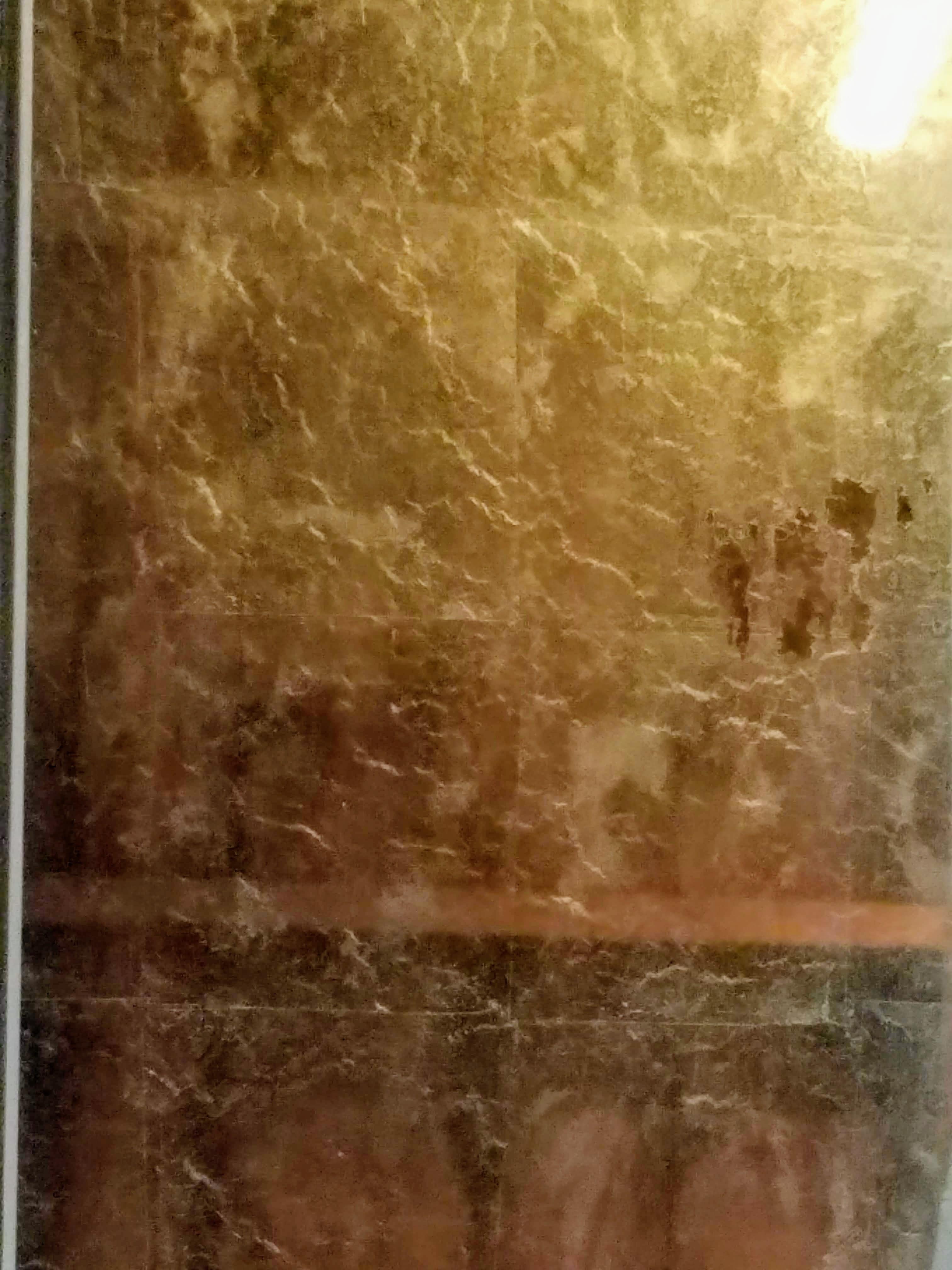 Eglomise Table basse en laiton feuille d'or et verre New York 1970 en vente 5