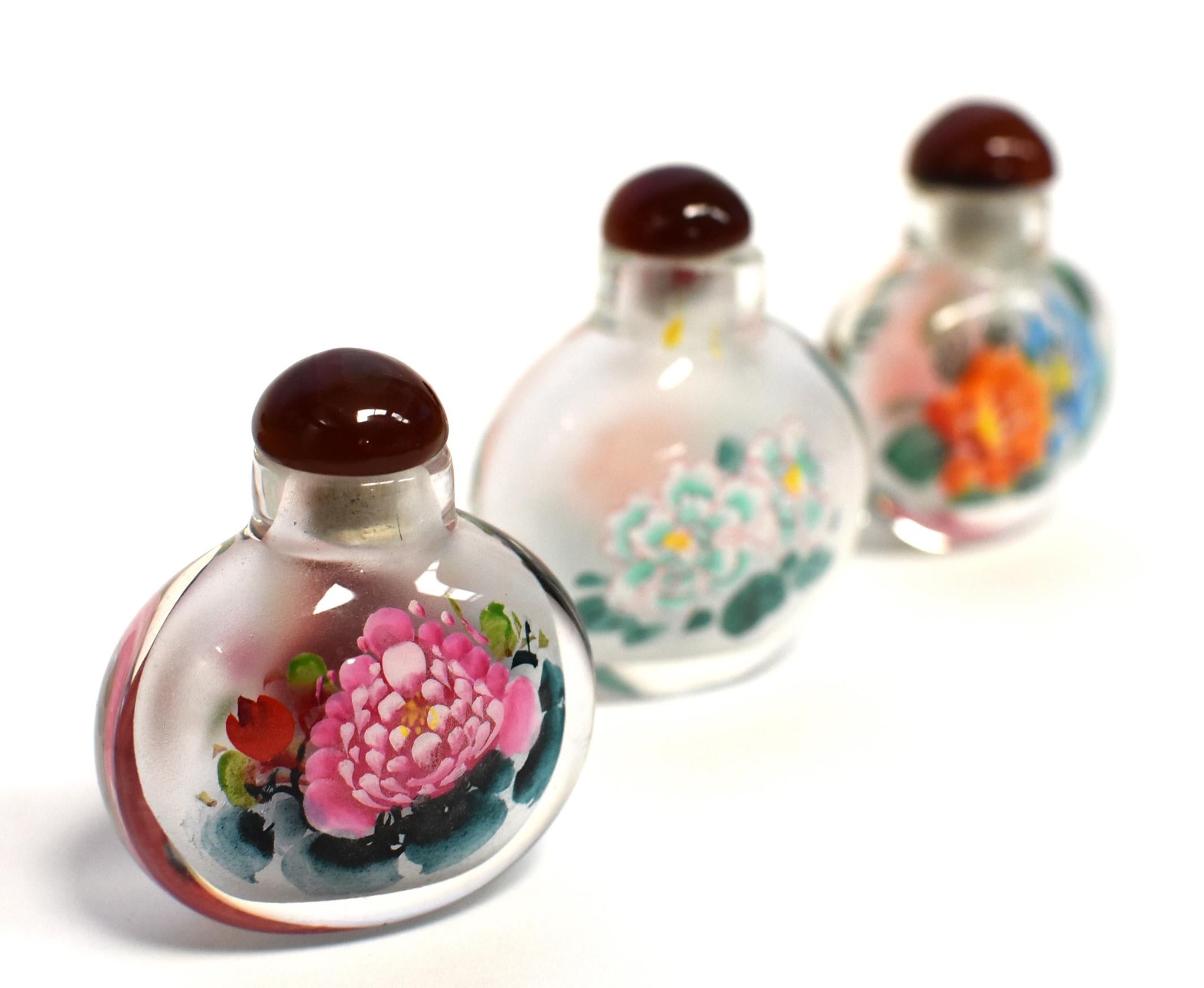 Églomisé Reverse Painted Snuff Bottles Set of Three Peonies 8