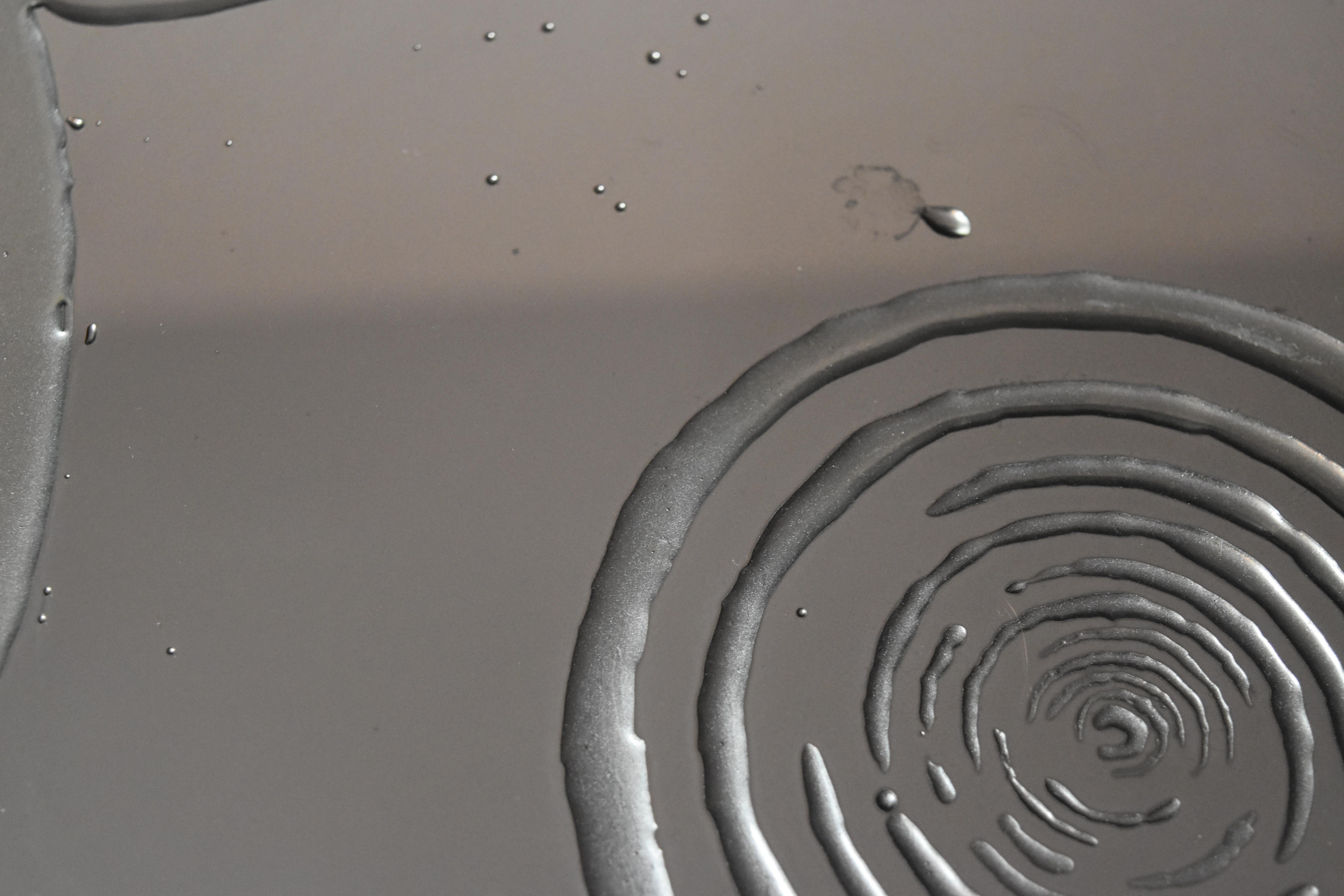 eglomised glass with butterfly and water ripples For Sale 4