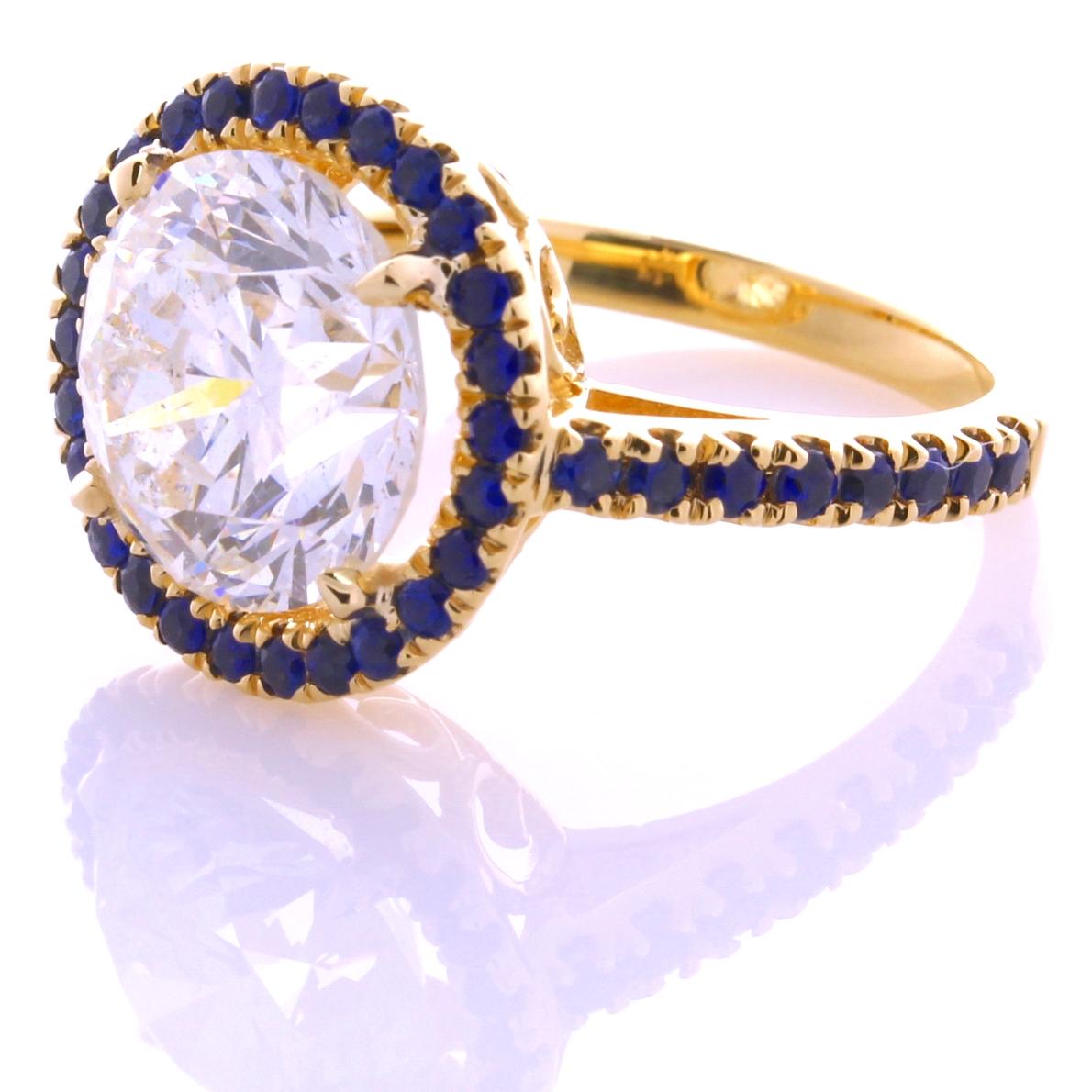 Round Cut Certified 5.61 Carat Round, G color SI1 clarity, Diamond 18 Karat Yellow Gold