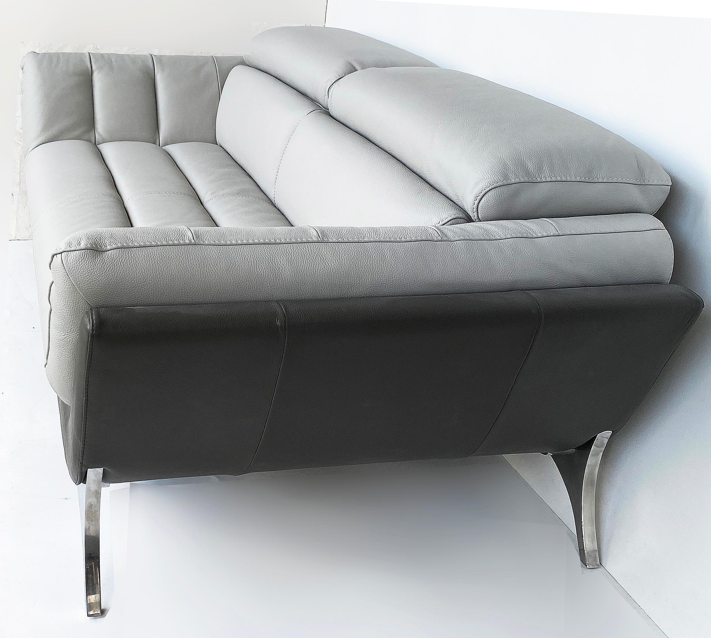 Egoitaliano leather sofa with adjustable headrests and stainless steel legs

Offered is a contemporary Egoitaliano leather sofa with adjustable headrests and stainless steel feet. The headrests are independently adjusted. The sofa is marked in two