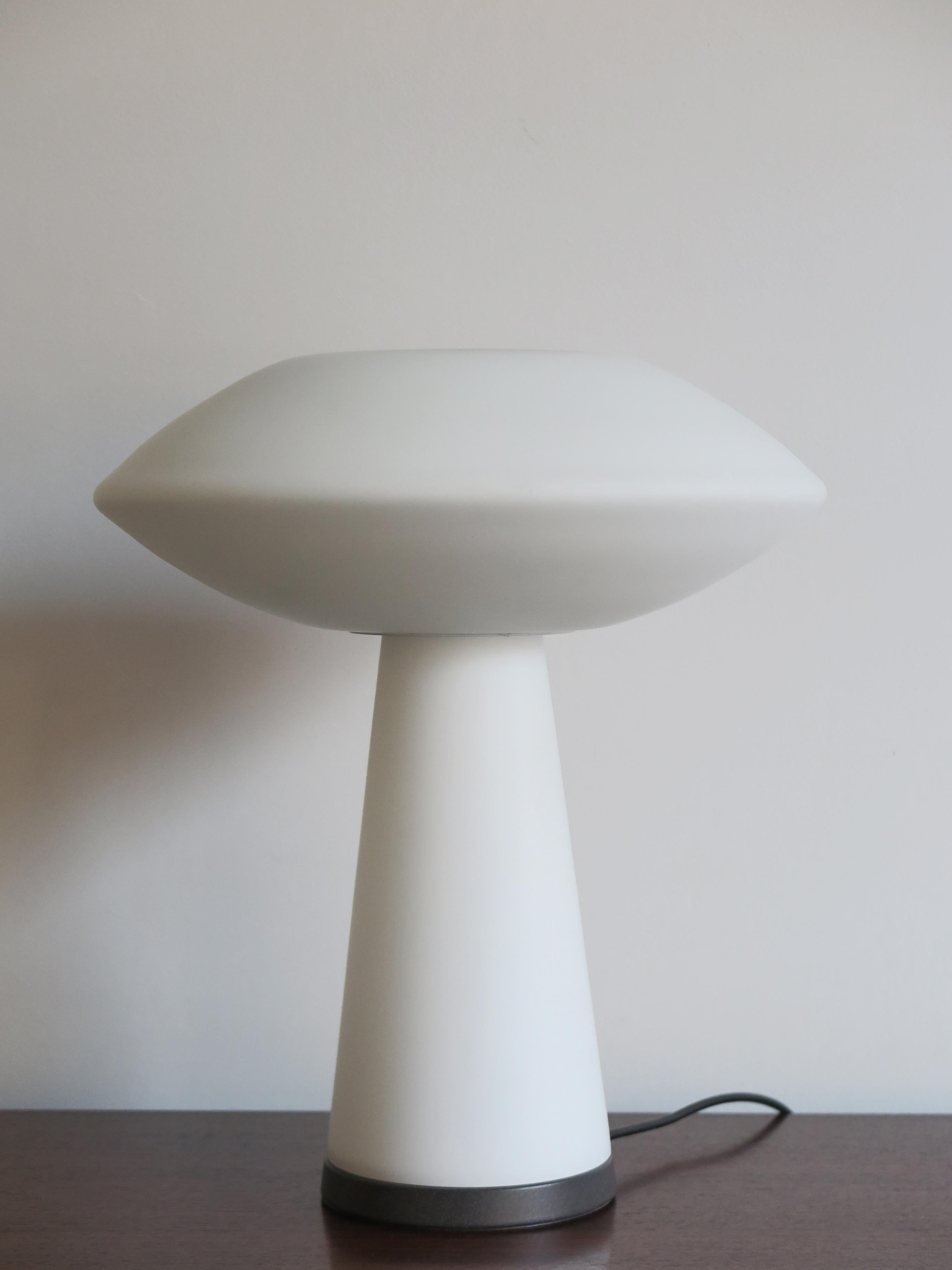 Mid-Century Modern Egoluce Italian Murano Glass White Table Lamp 1980s
