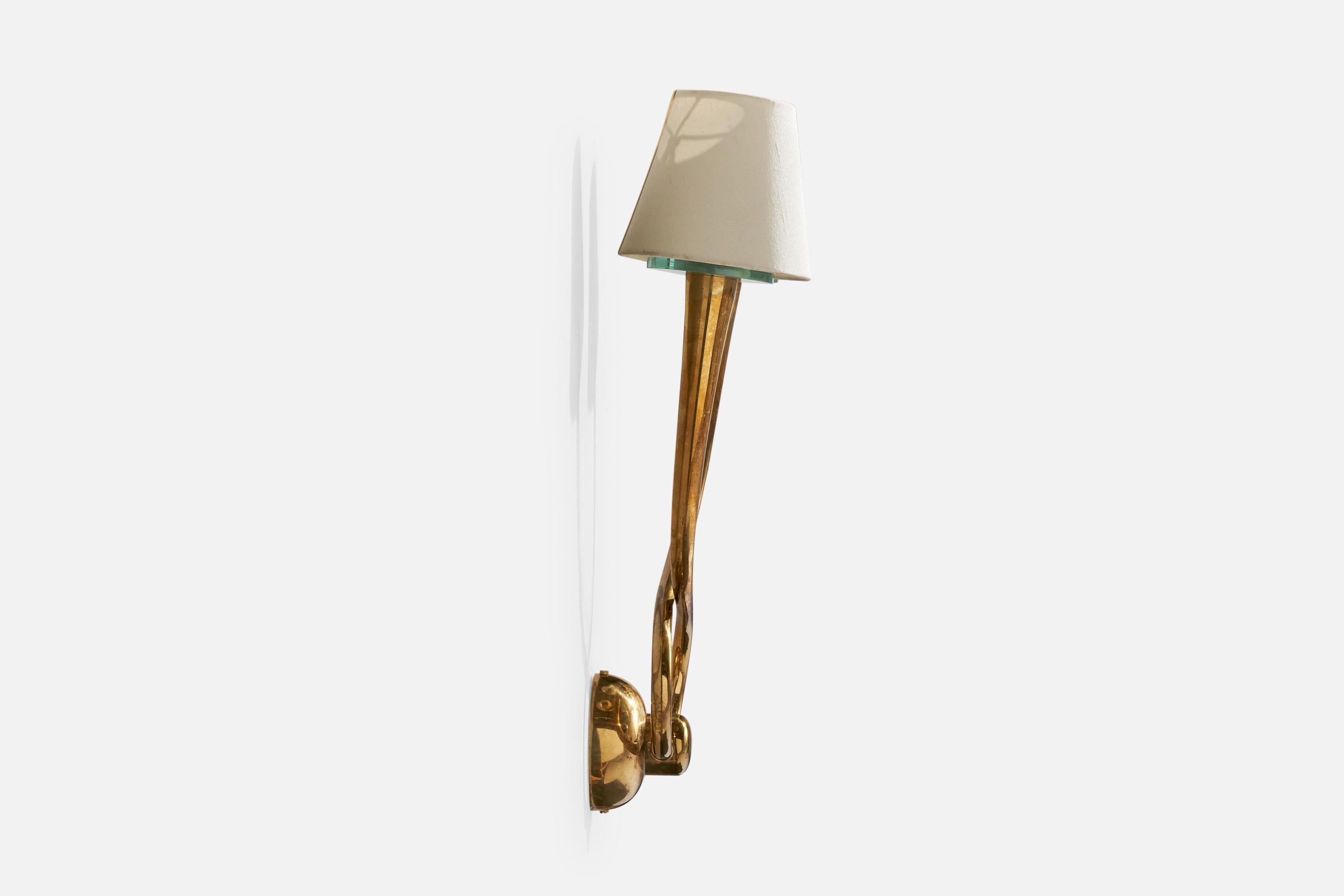 Egoluce, Wall Light, Brass, Glass, Fabric, Italy, 1980s In Good Condition For Sale In High Point, NC