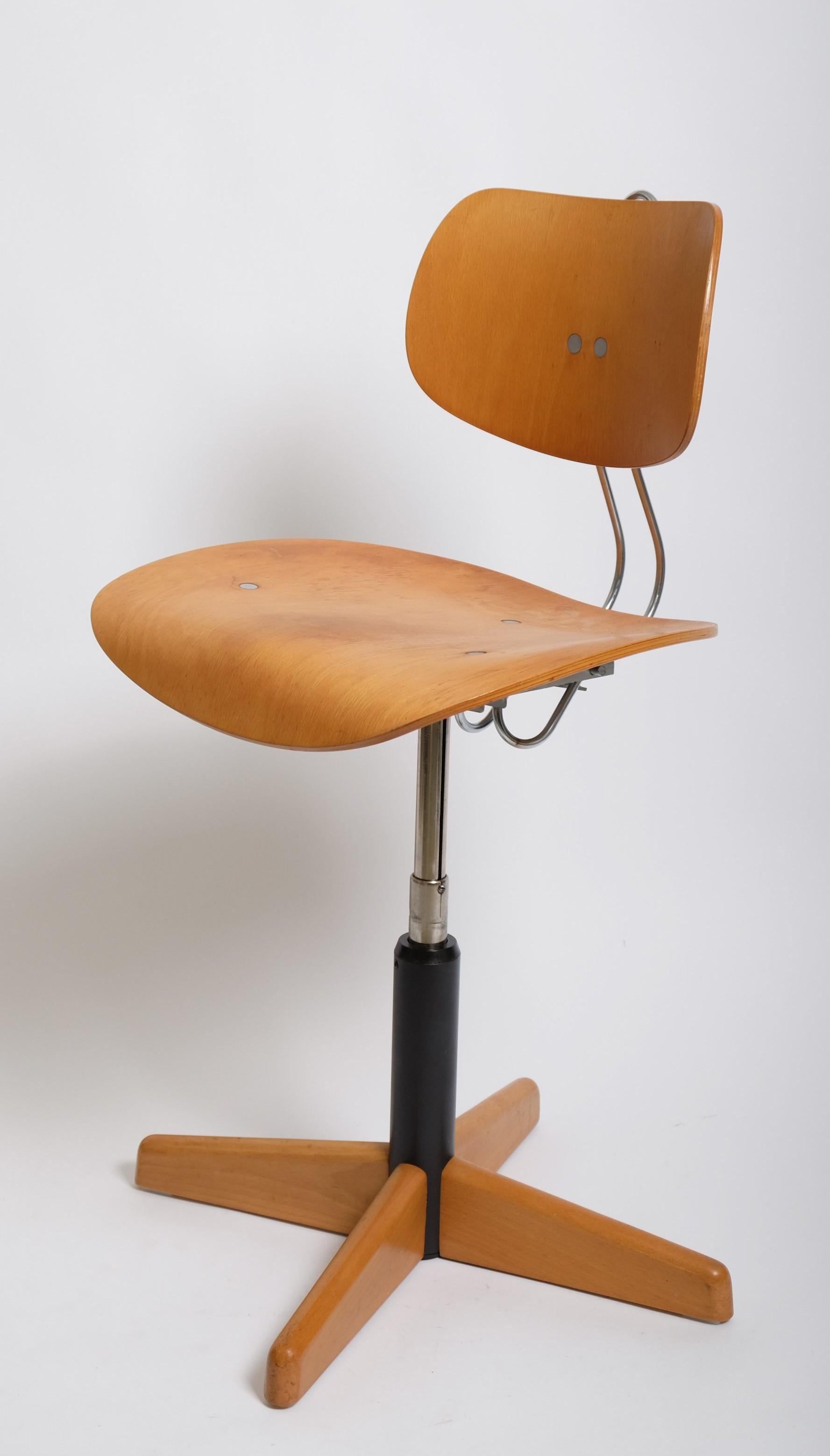 Mid-Century Modern Egon Eiermann Desk Chair SE40 for Wilde + Spieth, Germany 1950s For Sale